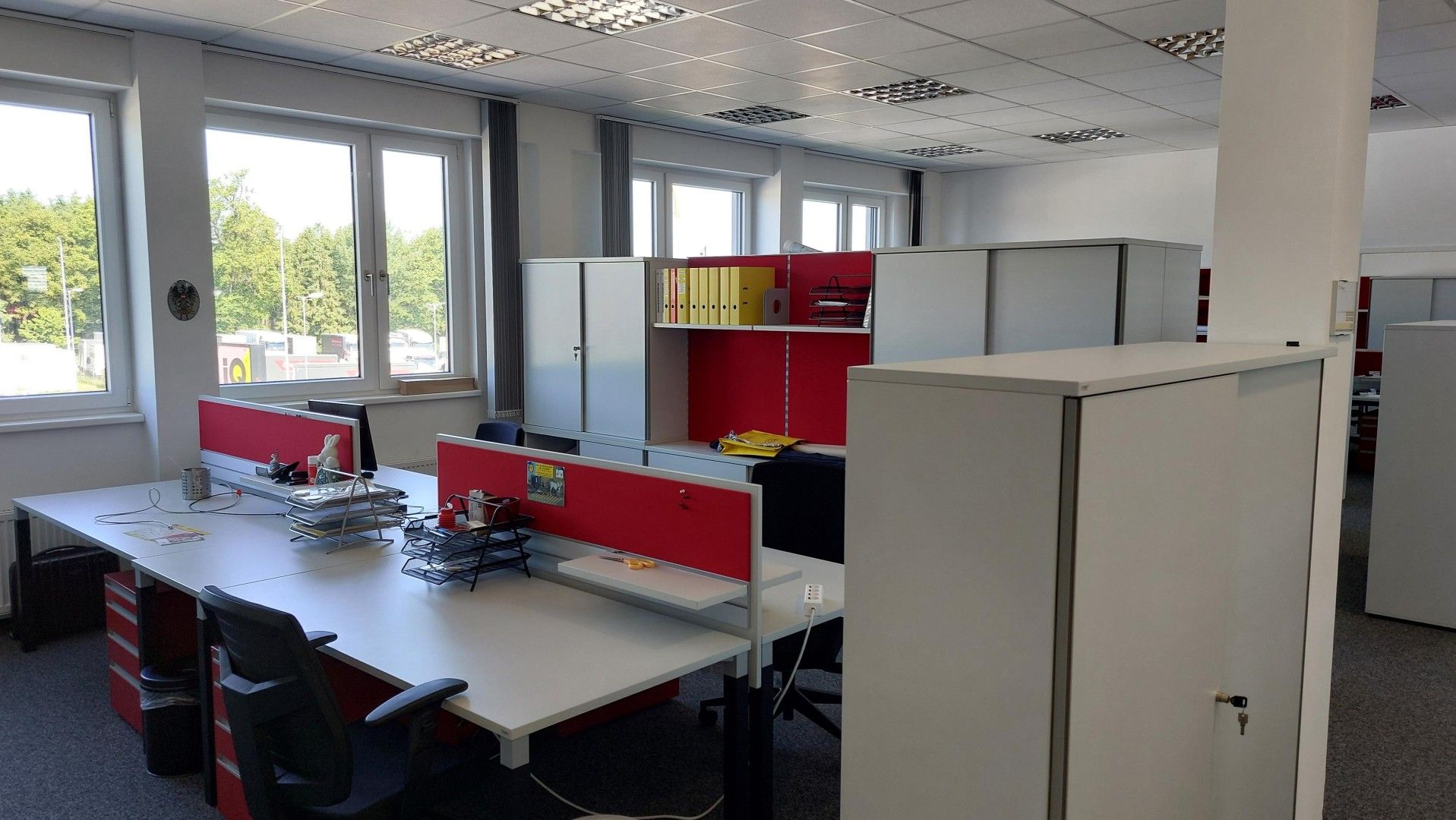 Bürogebäude neben Logistikzentrum - Ansicht 3