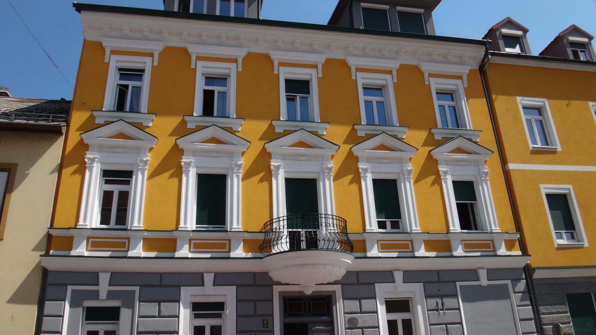 Top-sanierte Altbauwohnung mit 3,30 m Raumhöhe - ab 01.08. verfügbar!