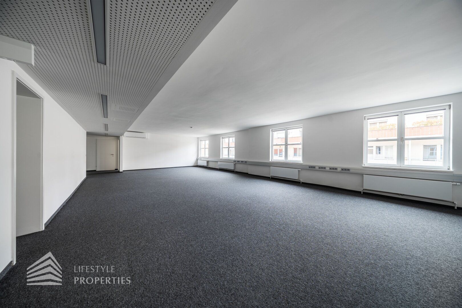 Erstbezug! Elegantes 4-Zimmer Büro in Toplage