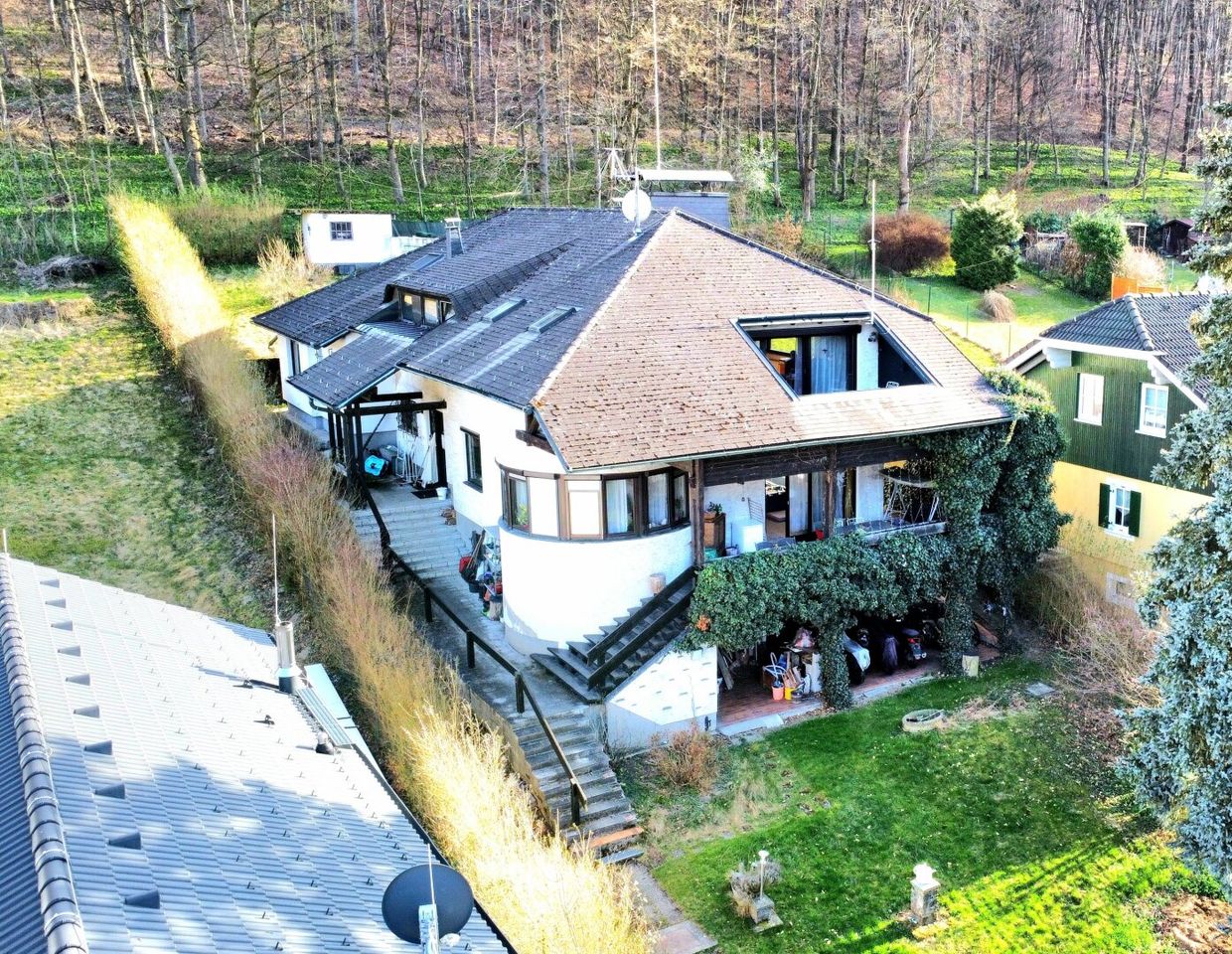DB IMMOBILIEN | Großzügiges Haus direkt am Waldrand gelegen!