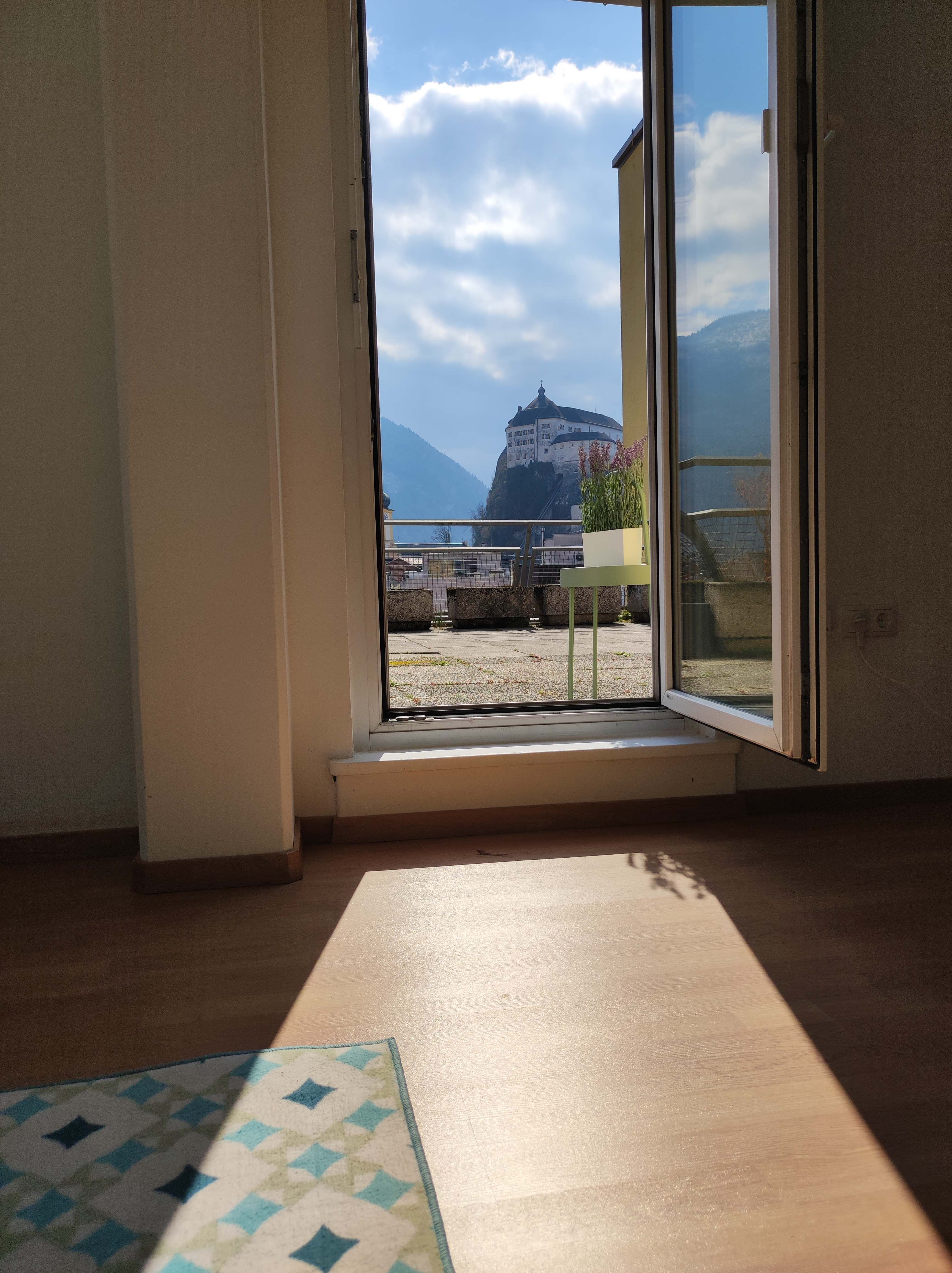 Zentrale Dachgeschosswohnung mit Terrasse & Burgblick in Kufstein
