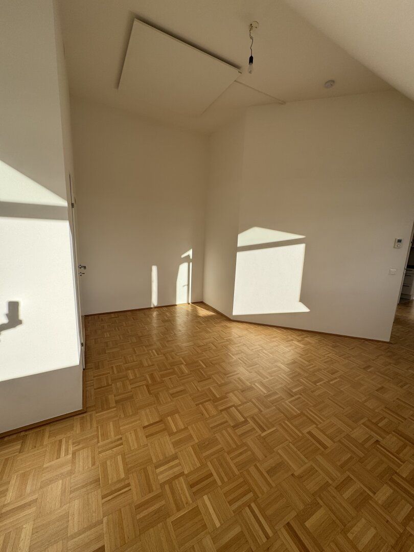 Charmante DG-Wohnung | 46 m² | hell & ruhig | Nähe U4/Naschmarkt | € 1.090 - View 3