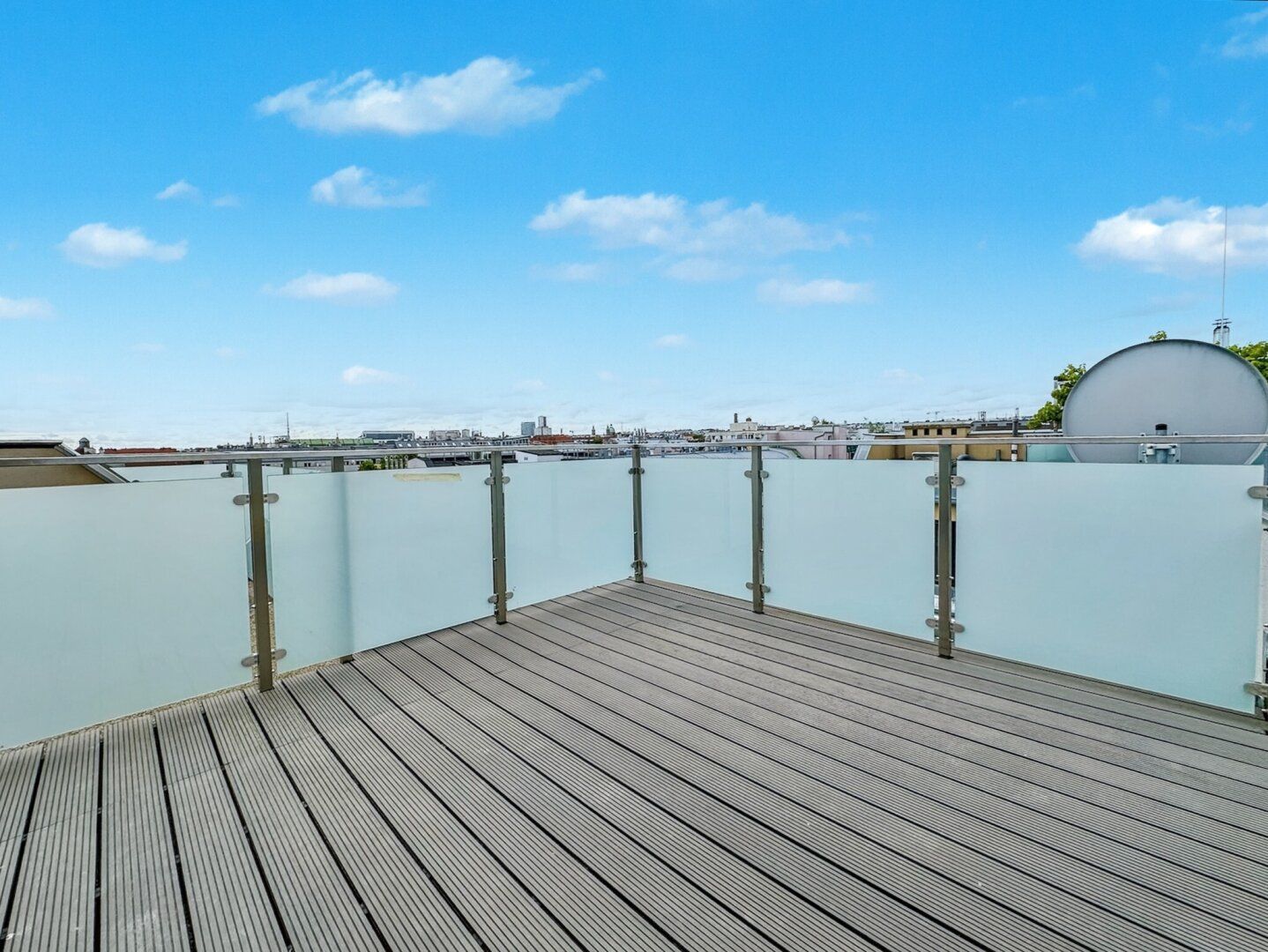 Großzügige Dachgeschosswohnung | 360 Grad Terrasse | Top-Ausstattung