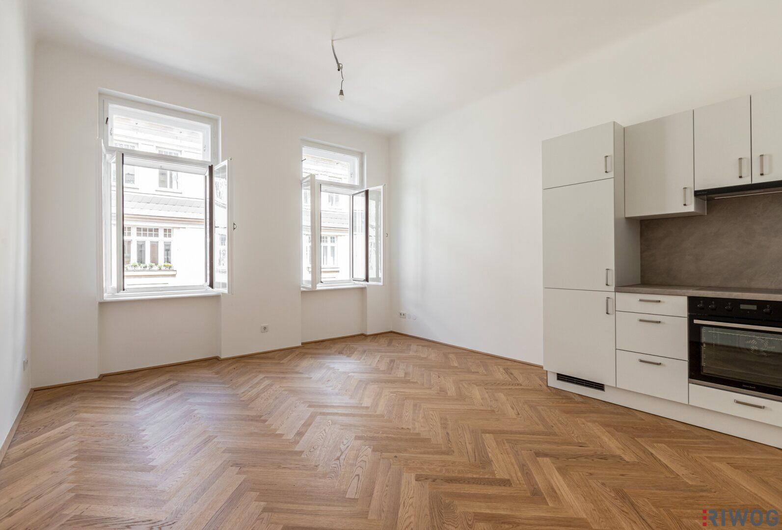 ERSTBEZUG nach Sanierung | Stilvolle Altbauwohnung mit Einbauküche | Prachtvolles Jahrhundertwendehaus | Nähe Stadthalle, Vogelweidpark, Lugner City