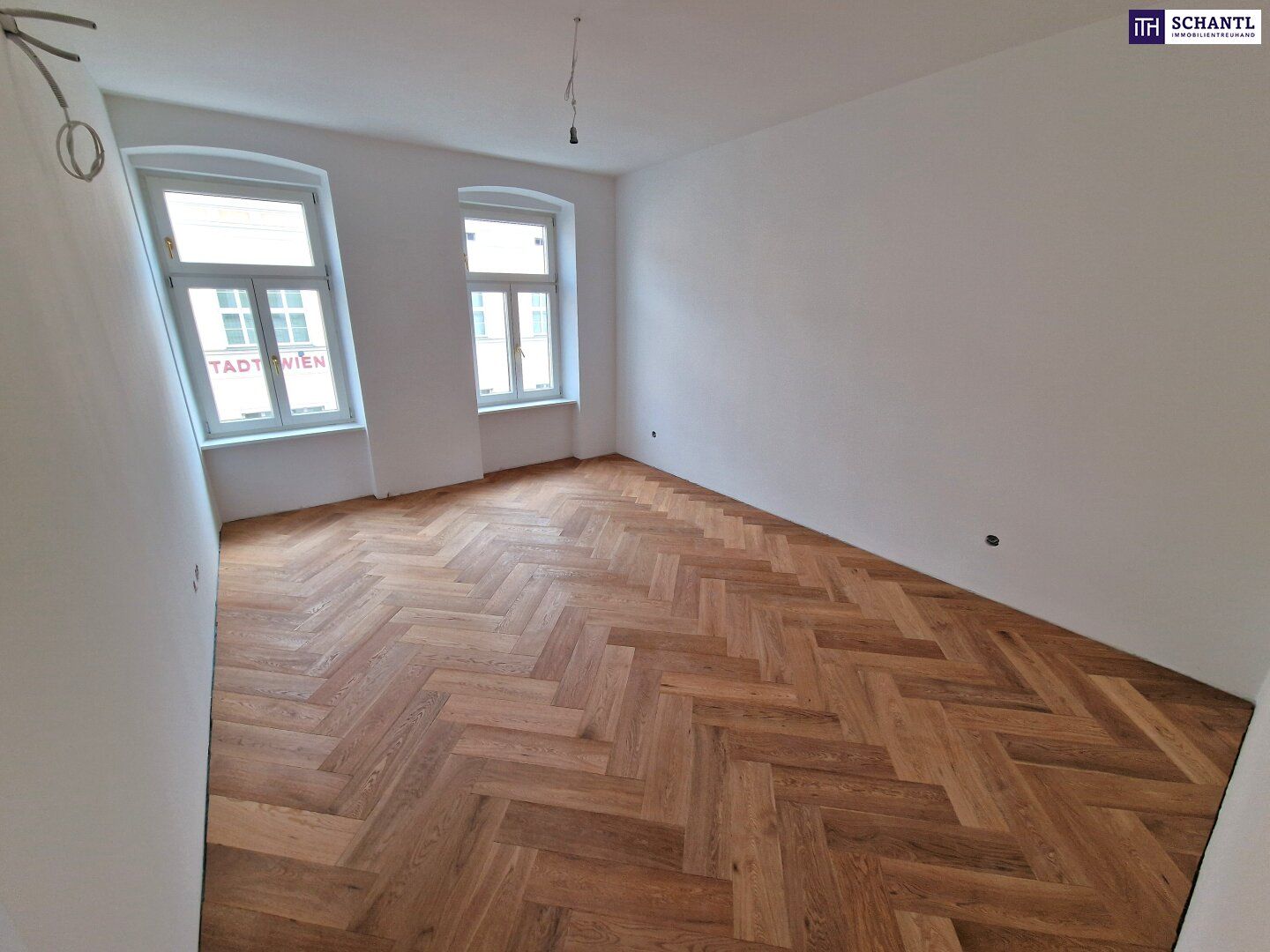 ***Altbau trifft Moderne - hochwertig sanierte 3-Zimmer-Wohnung mit Klimaanlage, Luftwärmepumpe, hofseitiger Terrasse & edler Ausstattung***