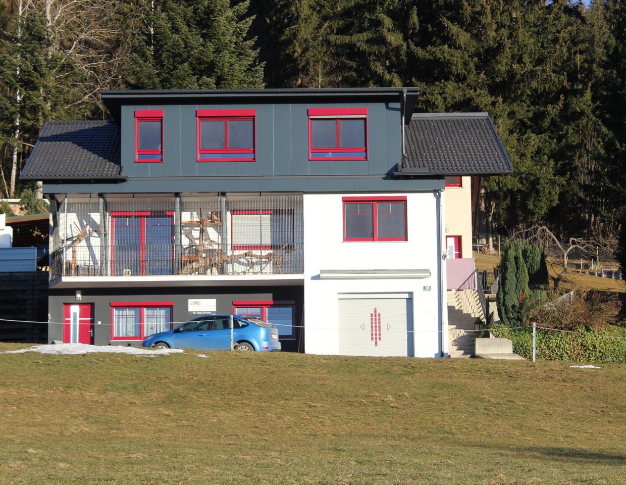 Traumhaus in Aussichtslage mit Swimmingpool zu verkaufen