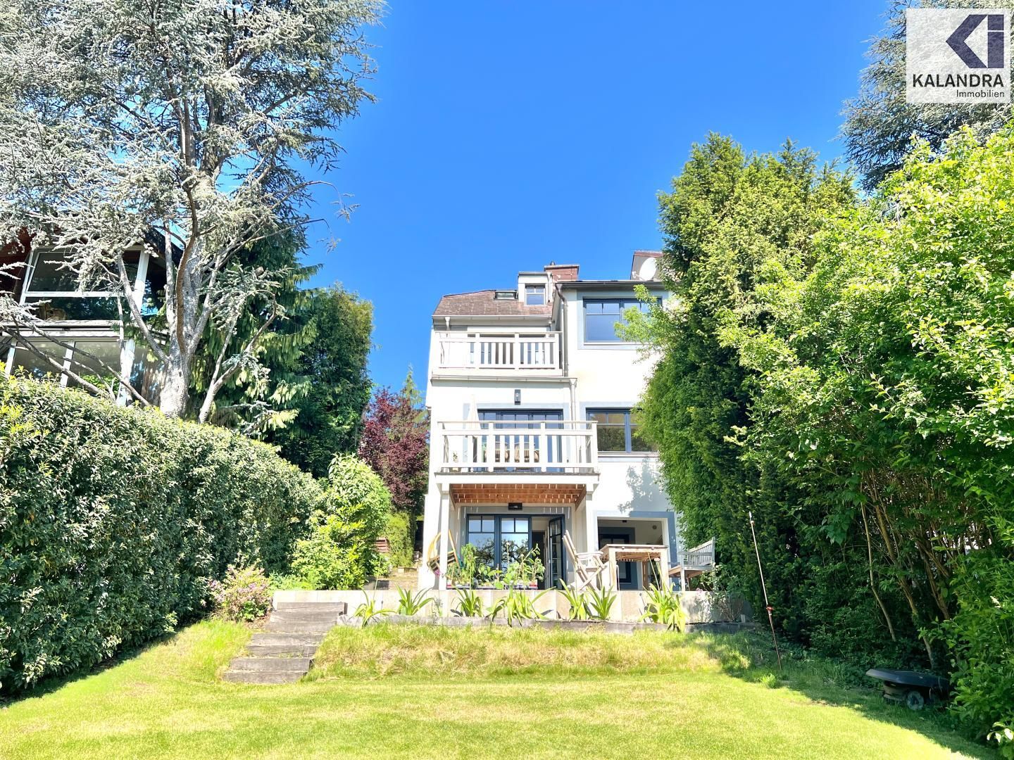360 TOUR // GENERALSANIERTES EINFAMILIENHAUS IN DORNBACH MIT UNVERBAUBAREM WIEN- BLICK