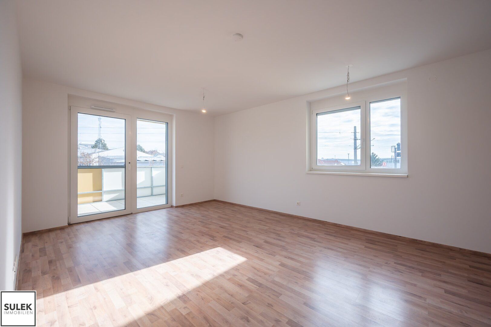 Miete inkl. KFZ-Stellplätzen! 2 Zimmer Erstbezugswohnung mit Balkon nahe Bahnhof Eisenstadt!