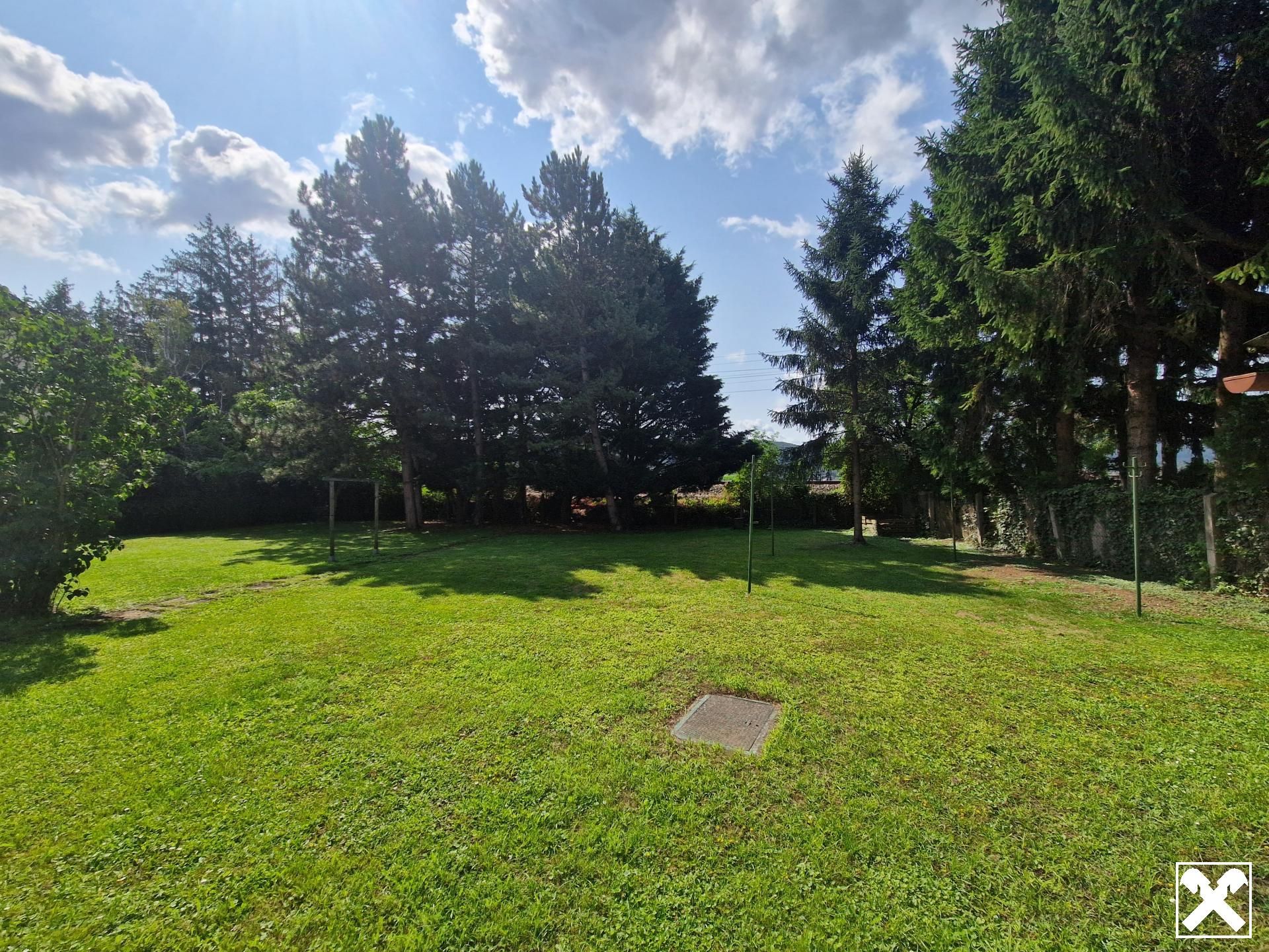 SANIERUNGSBEDÜRFTIGE JAHRHUNDERTWENDEVILLA ALS FAMILIENWOHNTRAUM IN BESTLAGE - View 2
