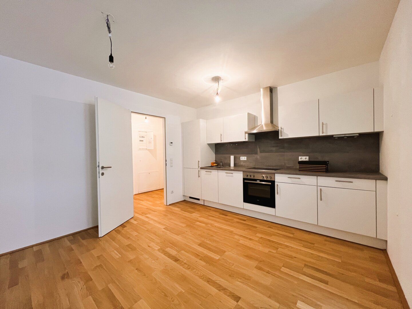 Nähe U6 - Perfekt aufgeteilte 2 Zimmer Neubauwohnung (BJ 2022) !