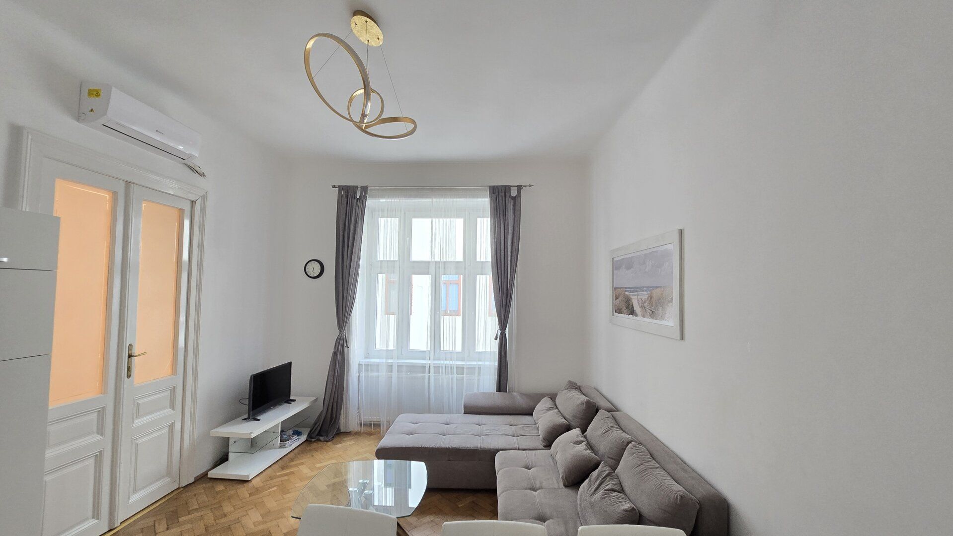 Klassische Altbauwohnung im Herzen des 2., Bezirk, nähe Nestroyplatz, Praterstern und Taborstraße U1, U2 Perfekte Grundriss 3 Zimmer.