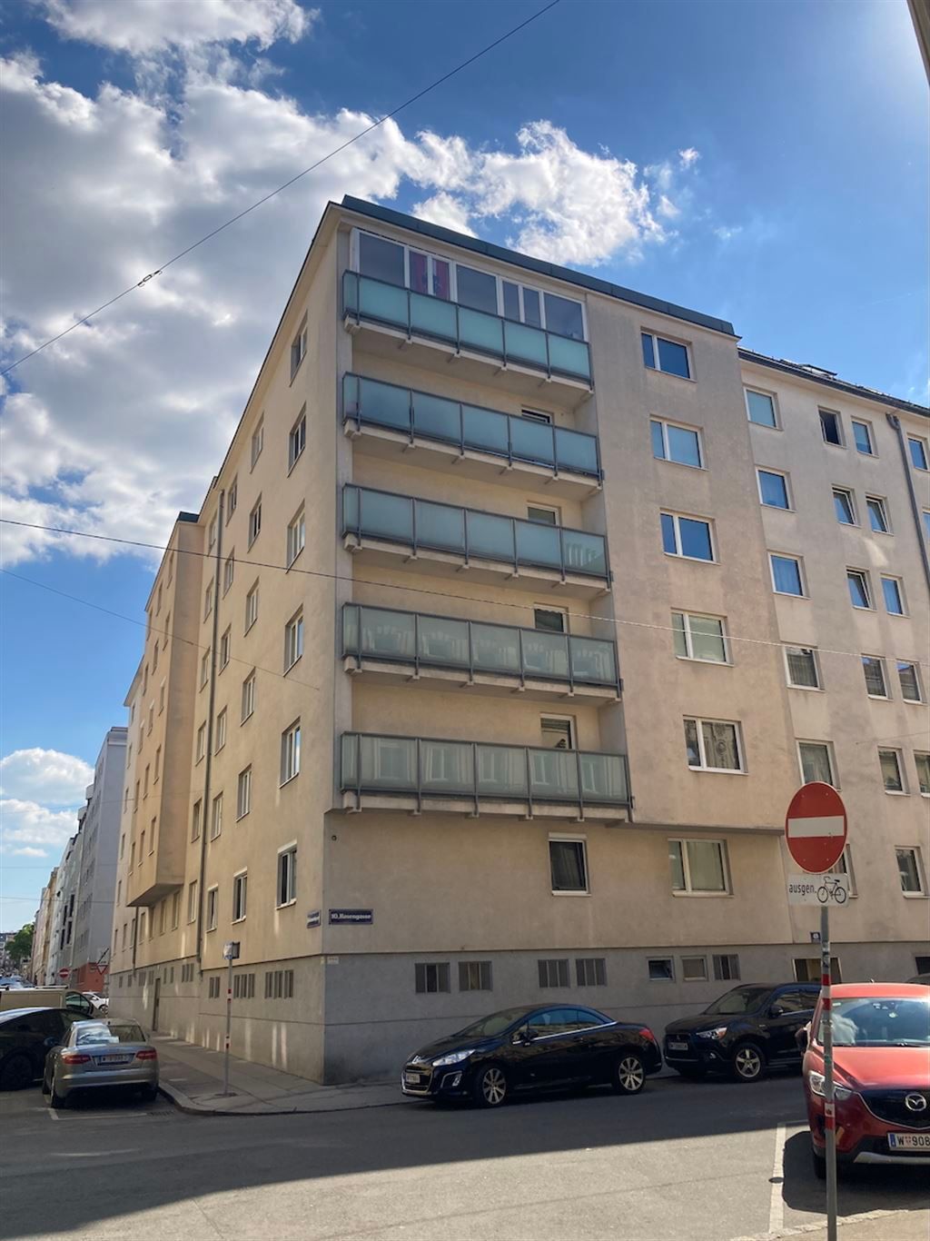 1100 Wien/Nähe Waldmüllerpark: Top-sanierte, helle 2-Zimmer-Wohnung mit Loggia in ruhiger Lage