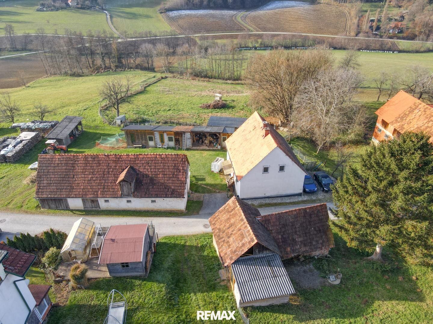 Kleinlandwirtschaft und Bauland in idyllischer Lage! - Ansicht 3