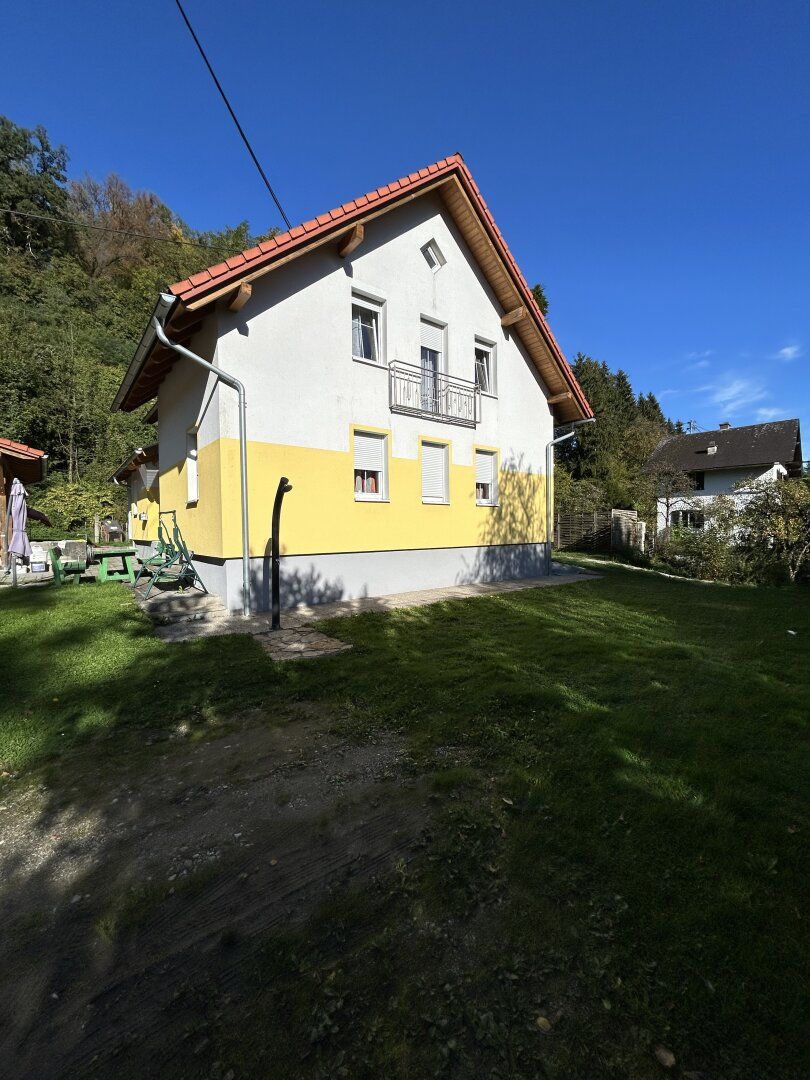 Einfamilienhaus in zentraler Lage von Lambach - Perfekt für Familien mit Platzbedarf!