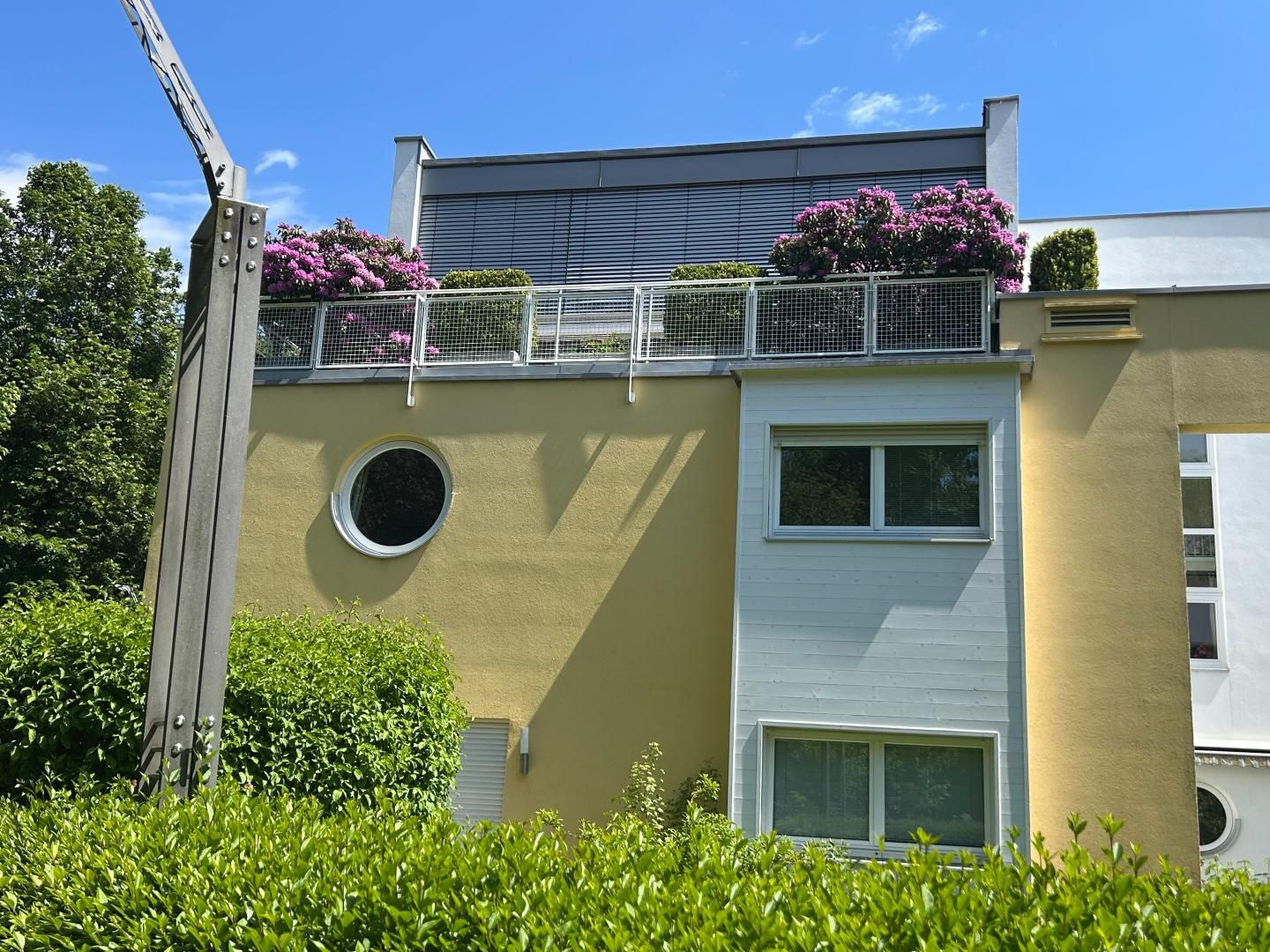 Salzburg Nonntal: exklusive Immobilie Wohnen - Büro in bester Ruhelage, Lift, barrierefrei, Raumnutzfläche ca. 128 qm, alarmgesichert