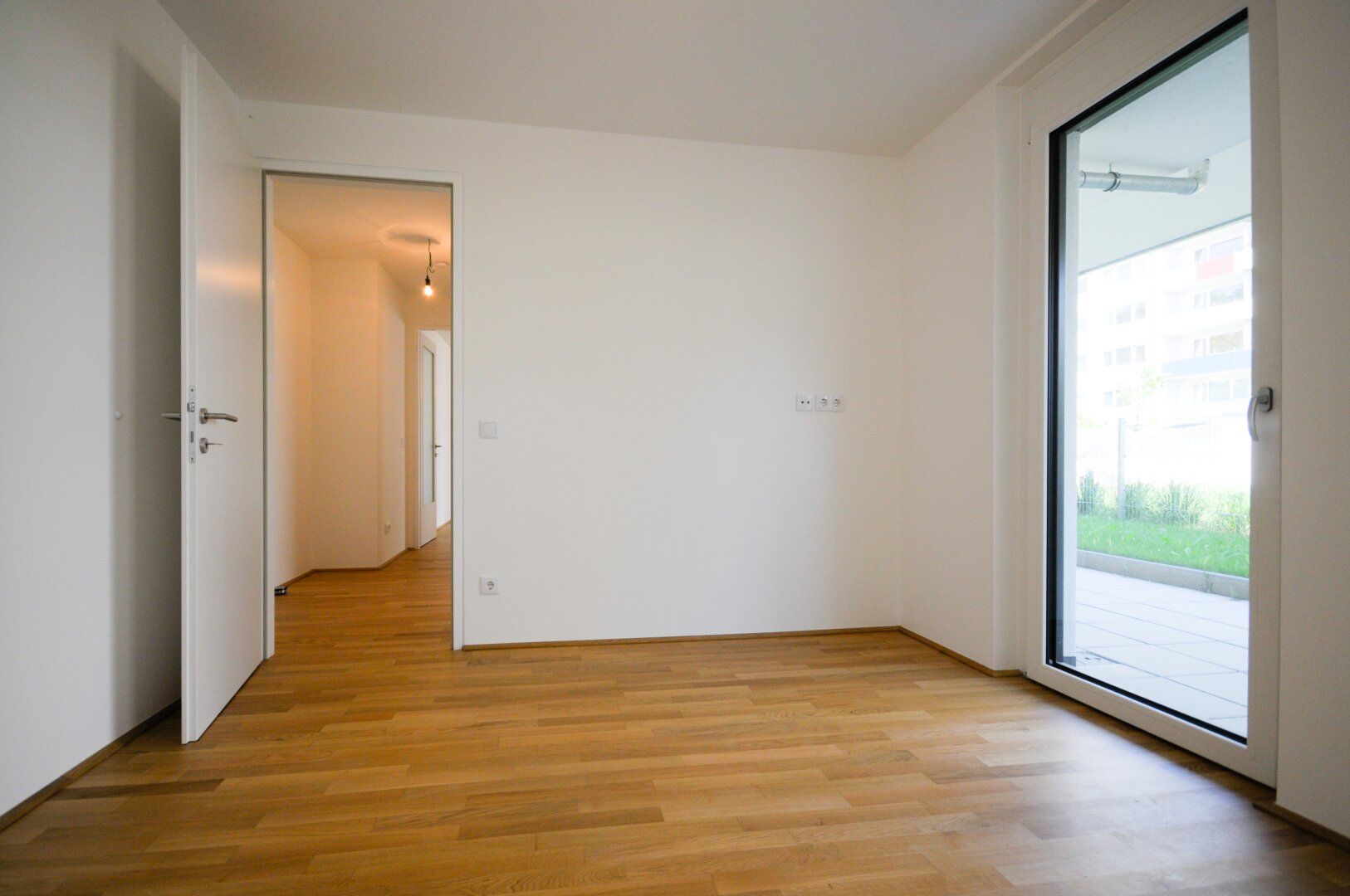 PROVISIONSFREI - ENTZÜCKENDE 2-ZIMMER-WOHNUNG MIT GARTEN UND TERRASSE