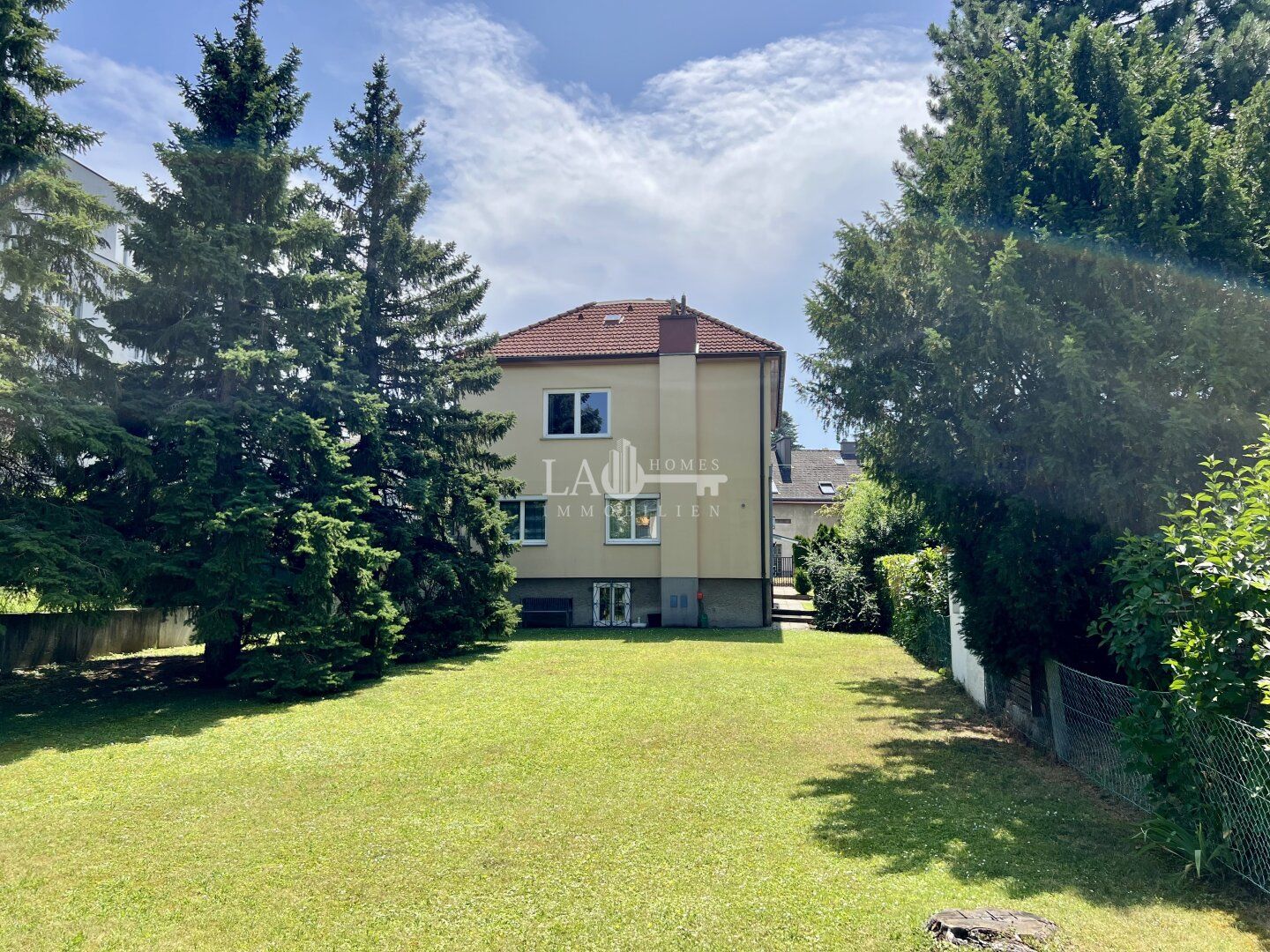 Attraktiv mit idyllischem Garten und Garage für die Großfamilie in 1230 Wien