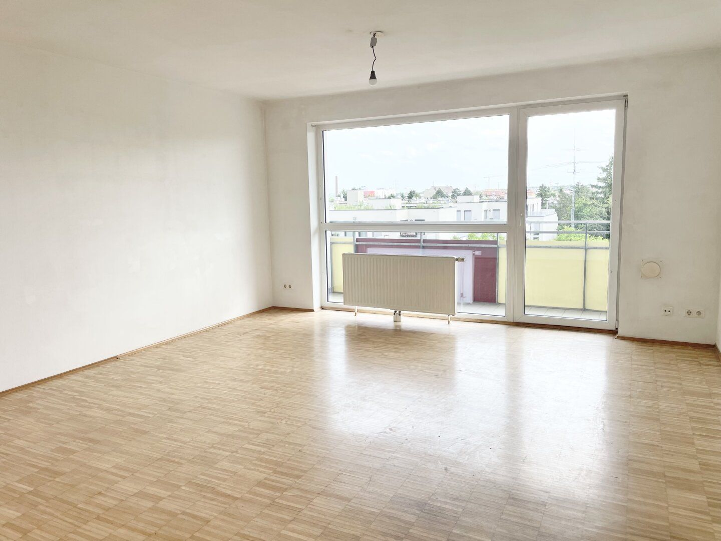 PROVISIONSFREI VOM EIGENTÜMER! EIN-ZIMMER-WOHNUNG MIT LOGGIA NÄHE U6!