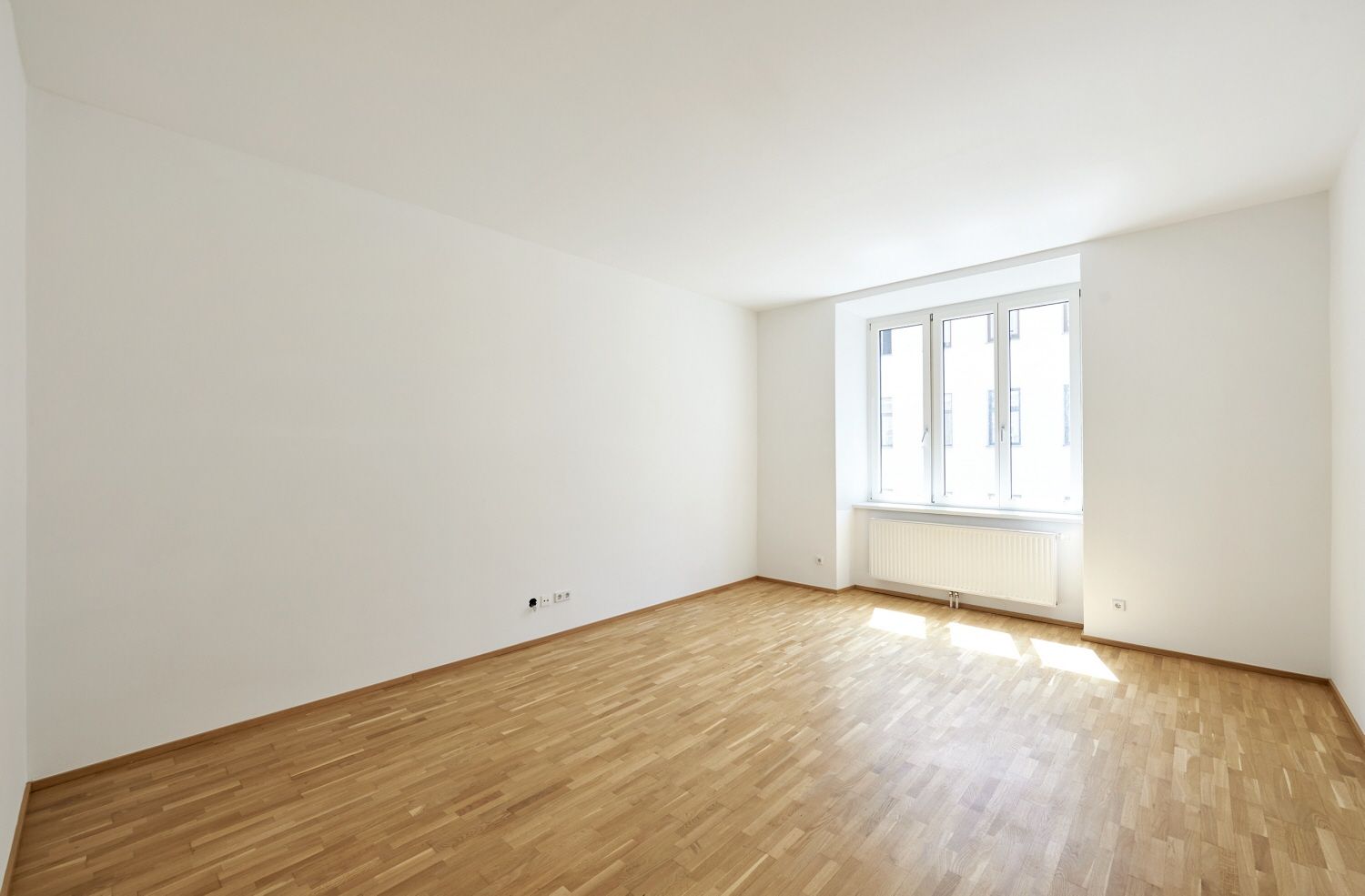 Charmante 2-Zimmer-Wohnung mit Loggia in den Innenhof!