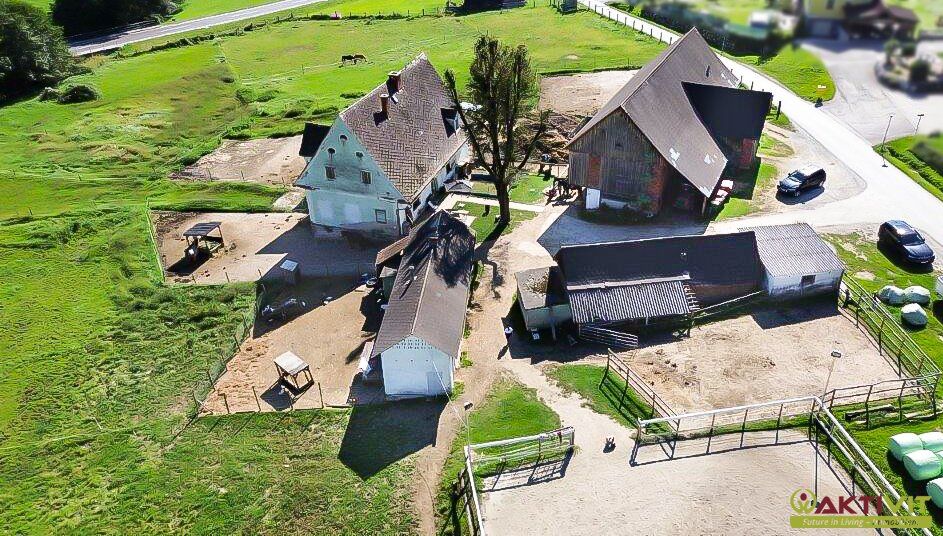 Hof mit Altbestand, Stallungen, Reitplatz und Ausbaureserve. - Charmante Lage nähe Voitsberg
