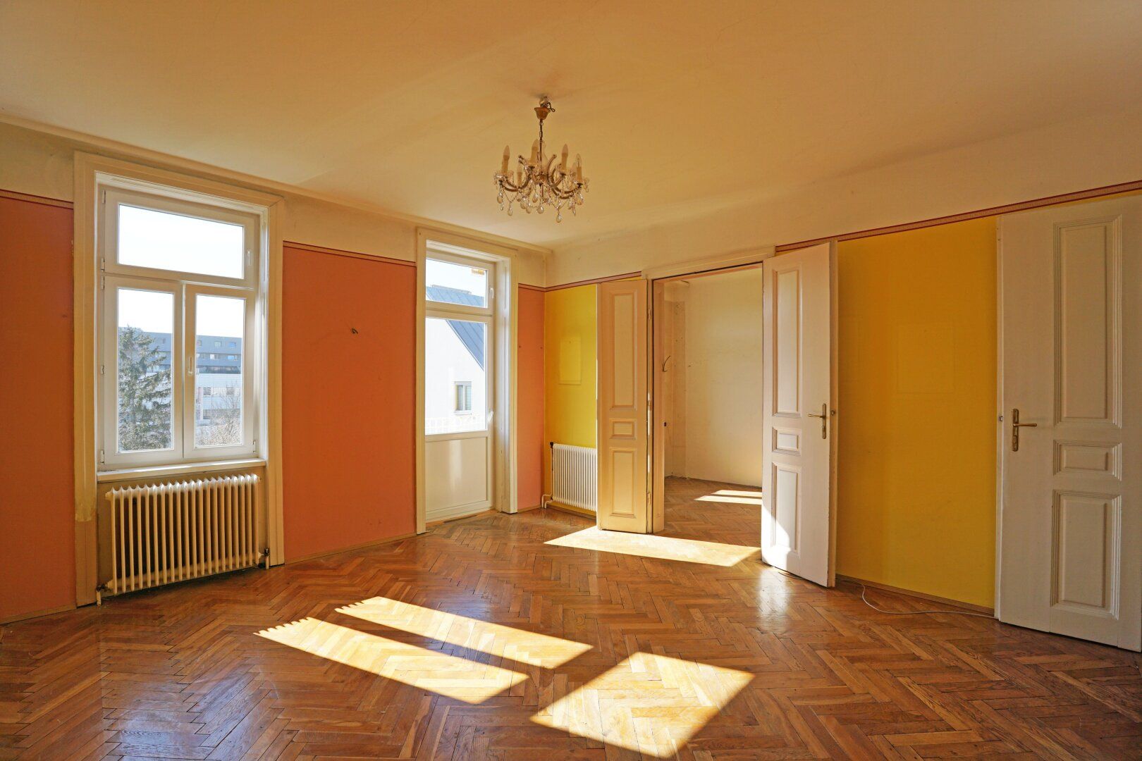 Helle, freundliche Altbauwohnung mit Südbalkon in Gründerzeithaus mit Gemeinschaftsgarten