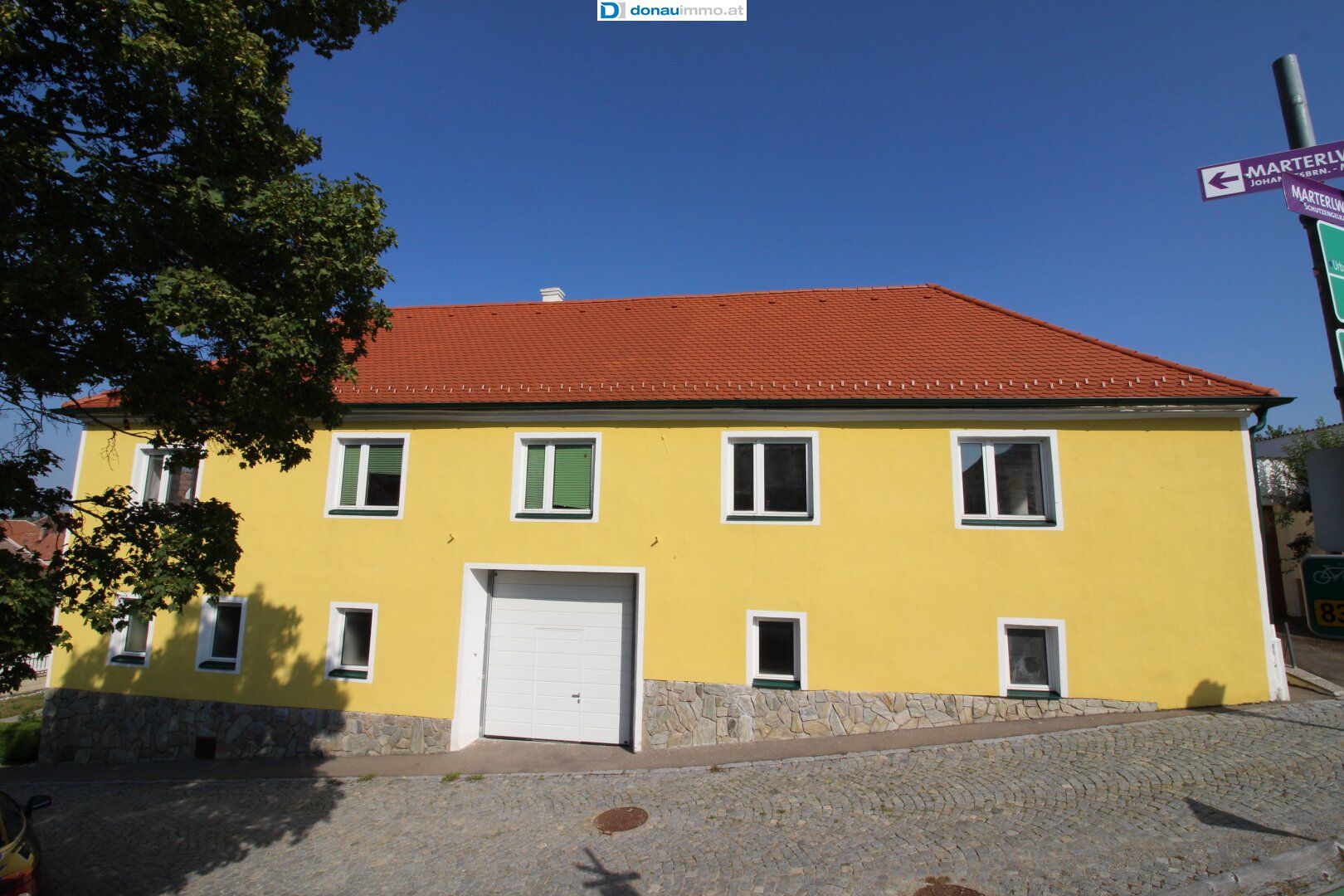 2073 Waitzendorf - Teilsaniertes Haus mit viel Platz und Potential inmitten der Retzer Weingegend