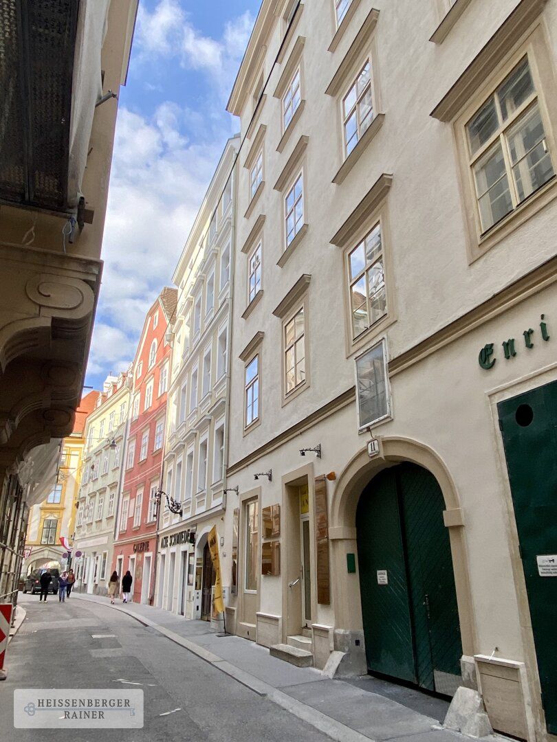 TOWNHOUSE IM HISTORISCHEN HERZEN WIENS /// ZWEI SEPARAT BEGEHBARE EINHEITEN