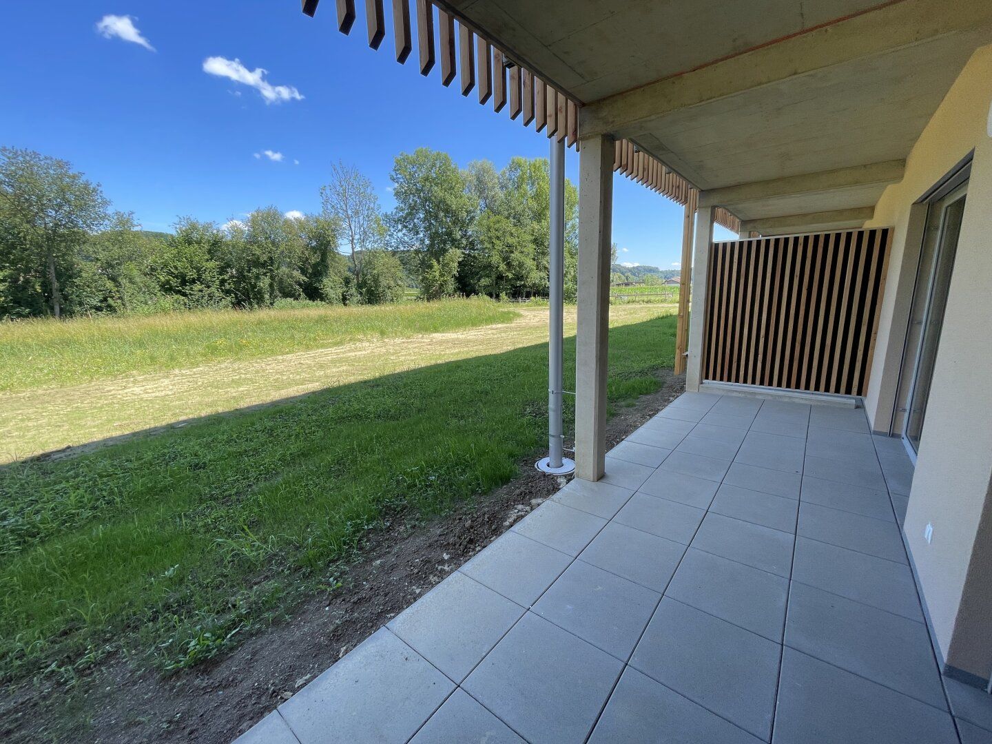 Moderne Erdgeschosswohnung in Heiligenkreuz: Erstbezug mit Terrasse