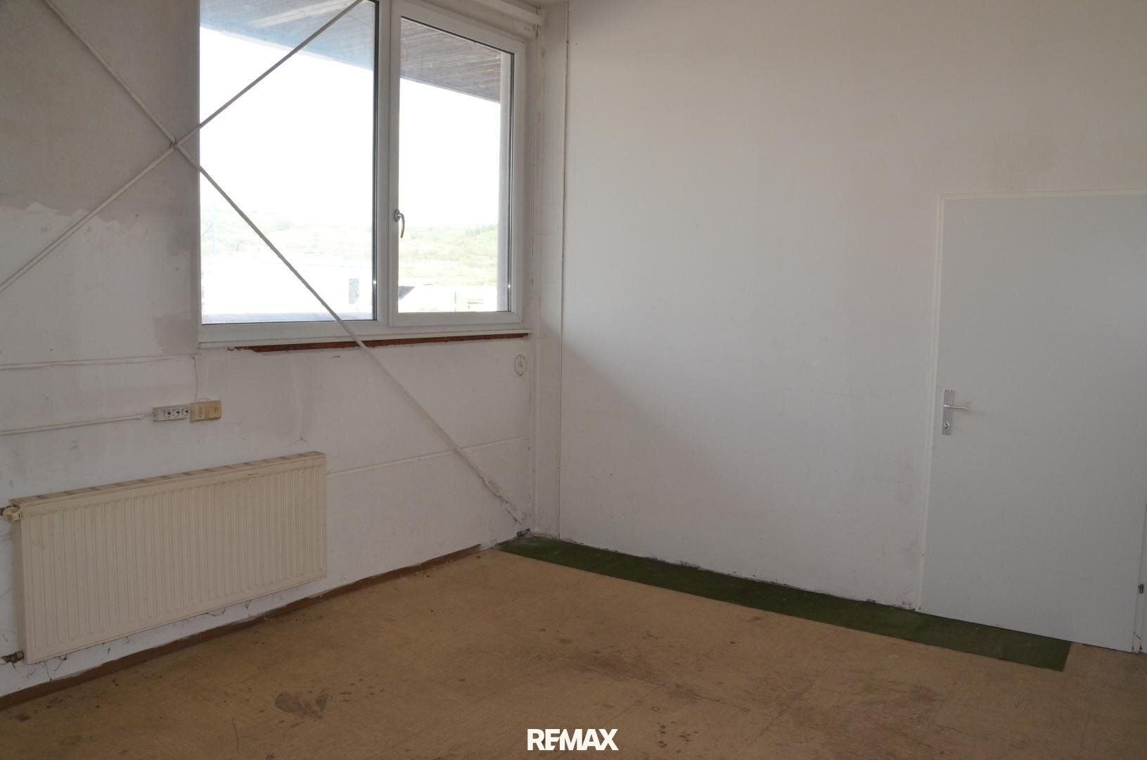 Kompaktes Hallenbüro/Lager im EG - Ansicht 3