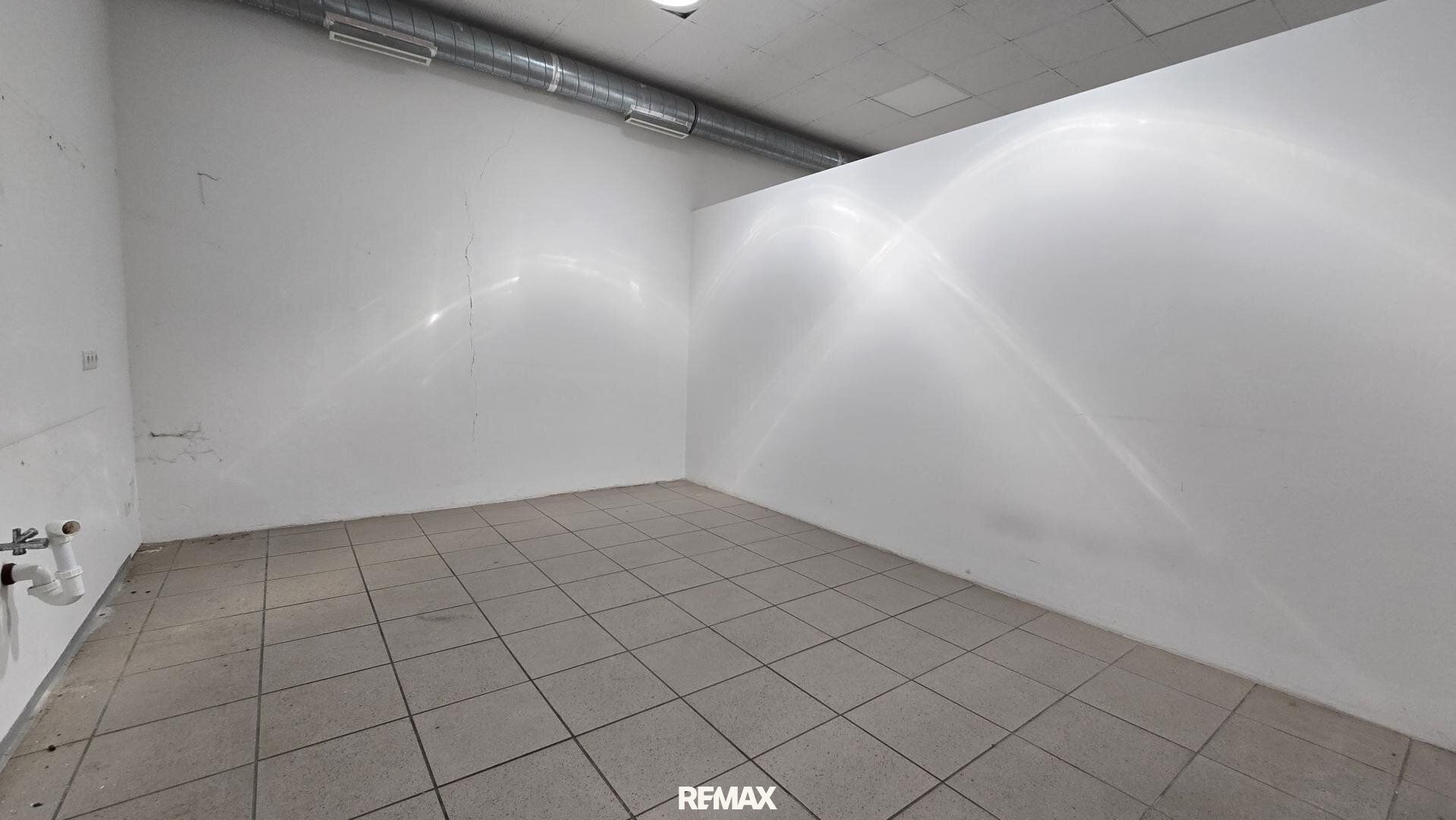 Gewerbe und/oder Büro 227 m² um € 8,50 pro m² - Mehr