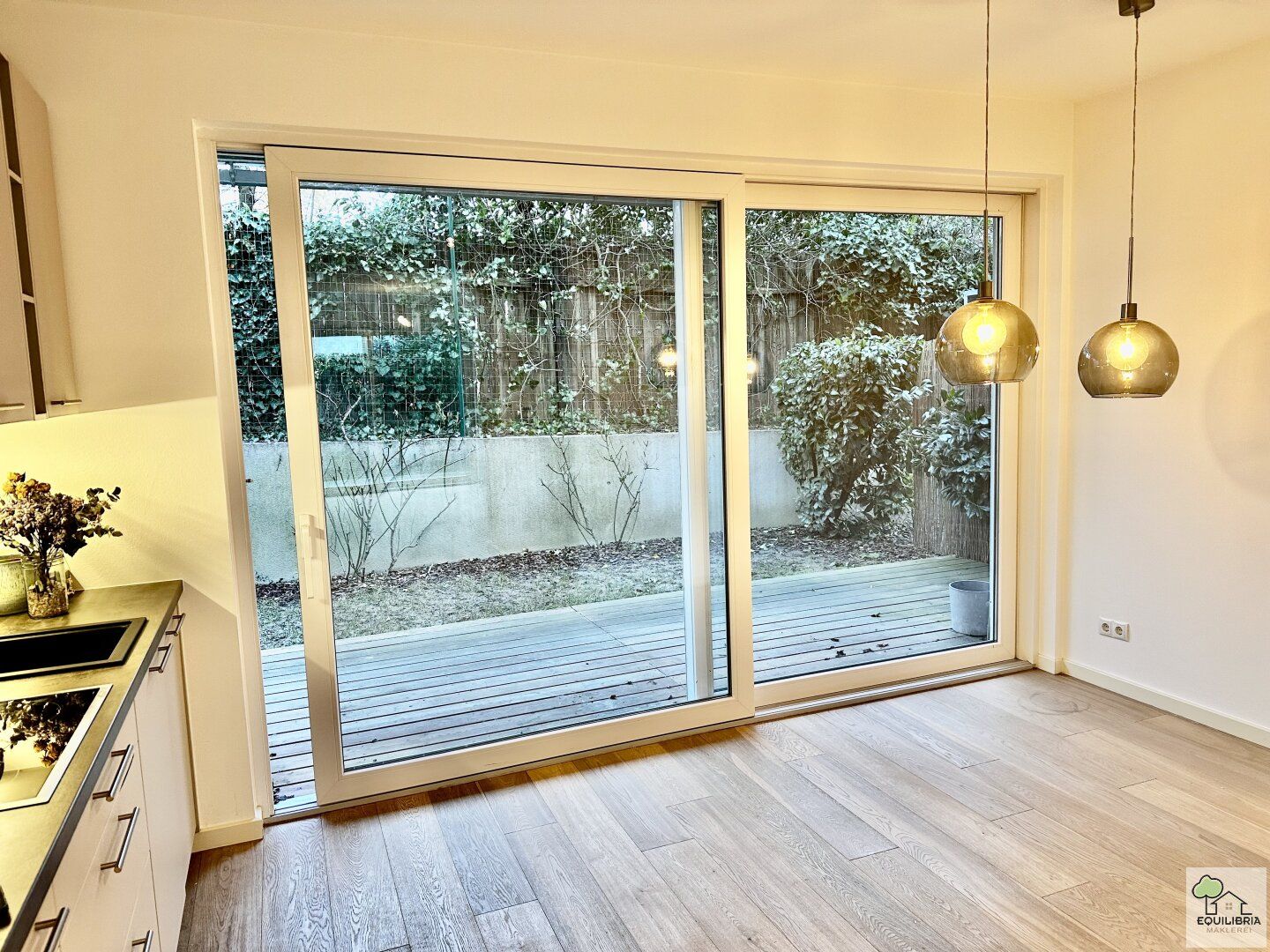 Wunderschöne 2,5 Zimmer Wohnung mit Freifläche
