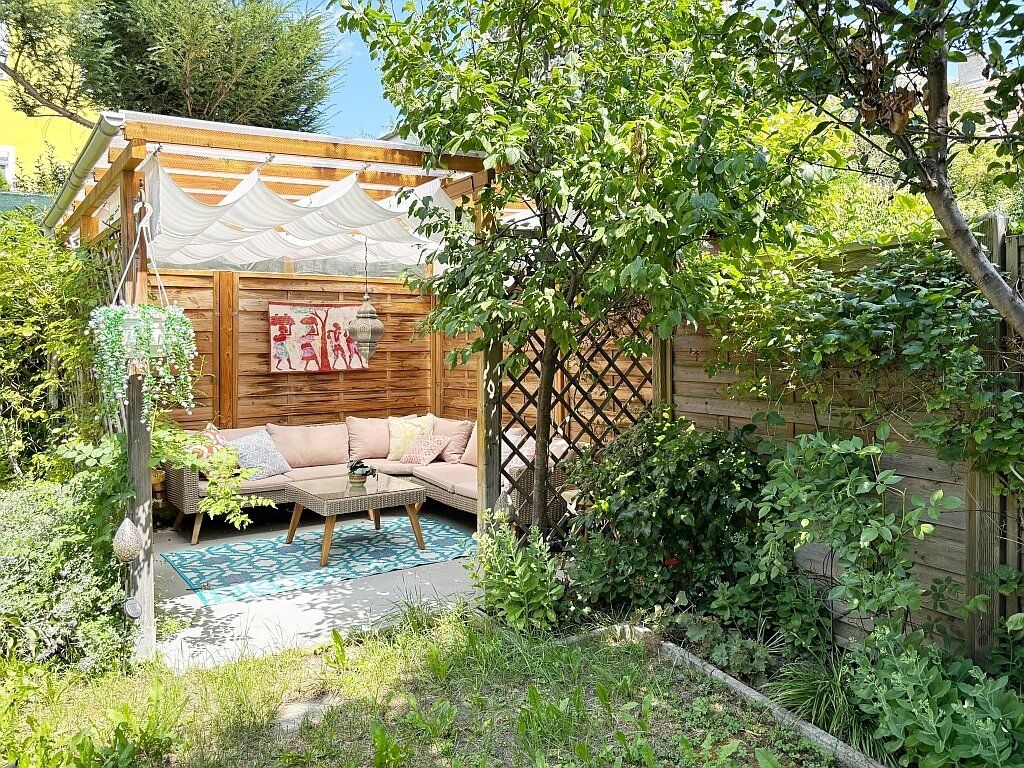 GARTENPARADIES MIT EINFAMILIENHAUS-FLAIR!