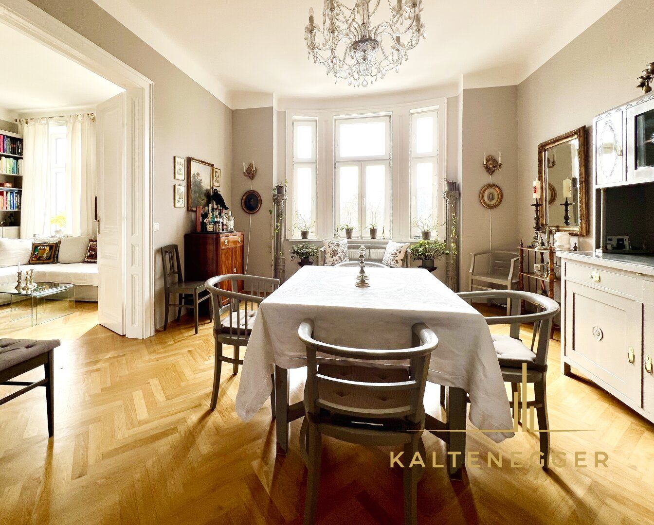 Zauberhafte Altbauwohnung mit großzügigem Balkon in Döbling