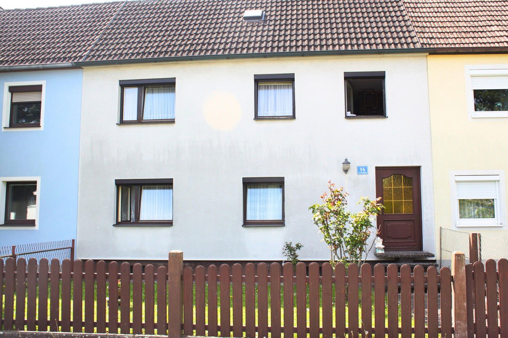 Charmantes Reihenhaus mit zwei Wohneinheiten und großem Garten in zentraler Lage!
