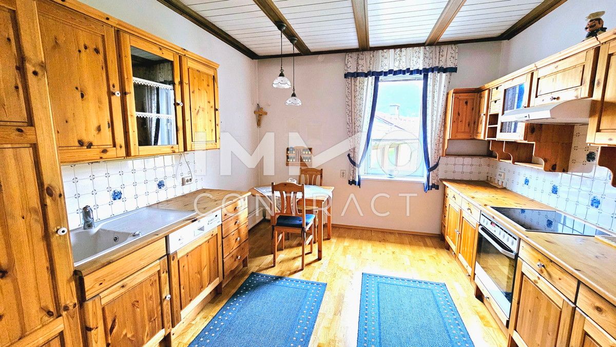 Wohn- und Geschäftshaus mit vielen Möglichkeiten mit Innenhof und Garten im Zentrum von Pernitz