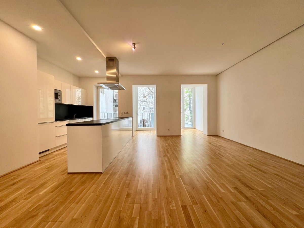 ++ DIREKT auf der WOLLZEILE ++ DREI Zimmer mit BALKON