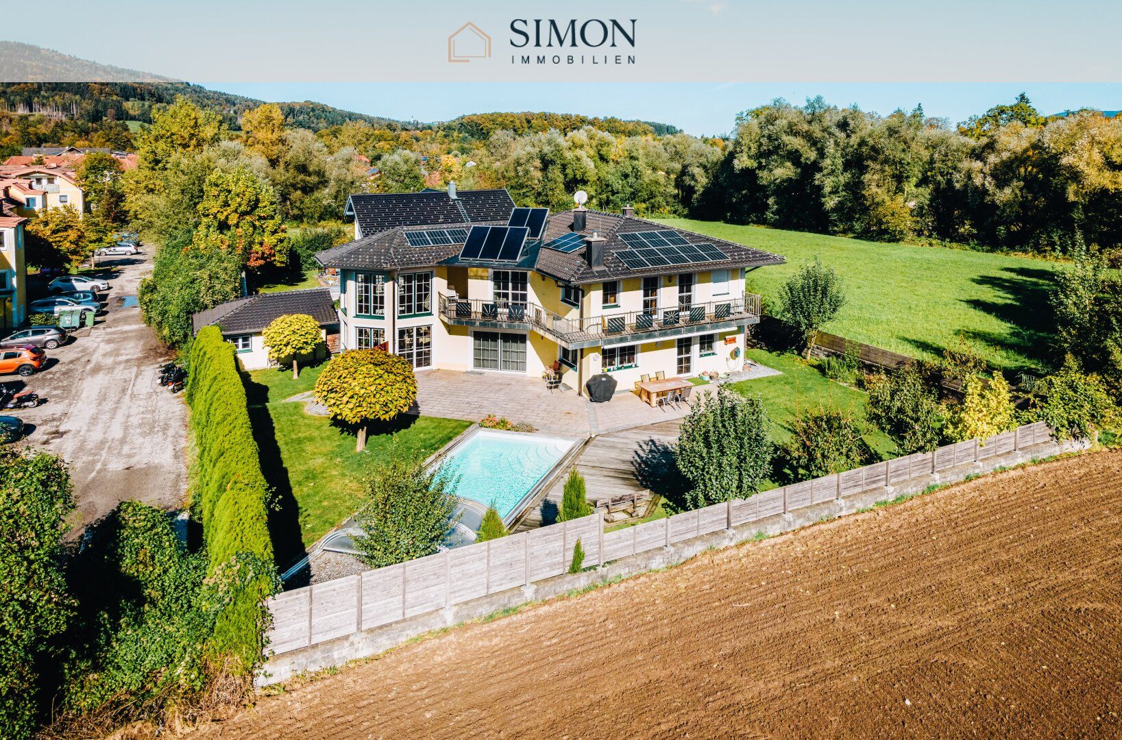 Exklusive Villa mit Pool und Traumgarten - Wohnen mit Blick auf den Untersberg