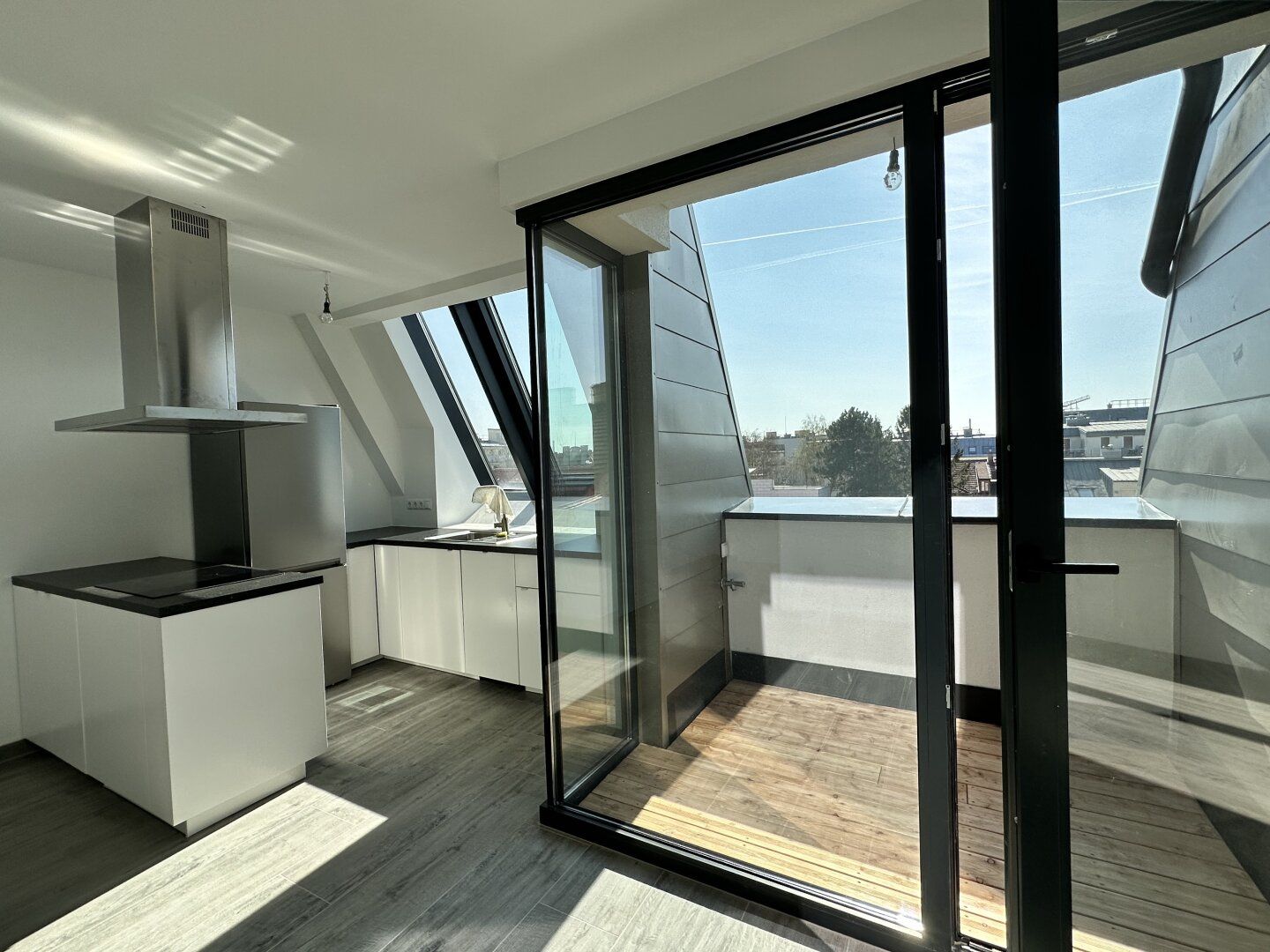 2-Zimmer-Wohnung mit Loggia in der Varnhagengasse/Stadlau!
