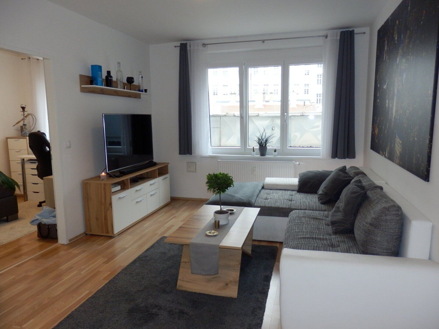 Sympathische, HOFSEITIGE 3 Zimmer Neubau Wohnung, gleich bei U4 !! - WG geeignet