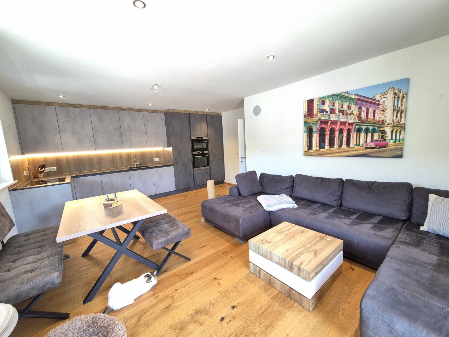 Moderne 3-4-Zimmer-Wohnung mit Südwest-Terrasse, Smart-Home-Technologie und zwei Stellplätzen