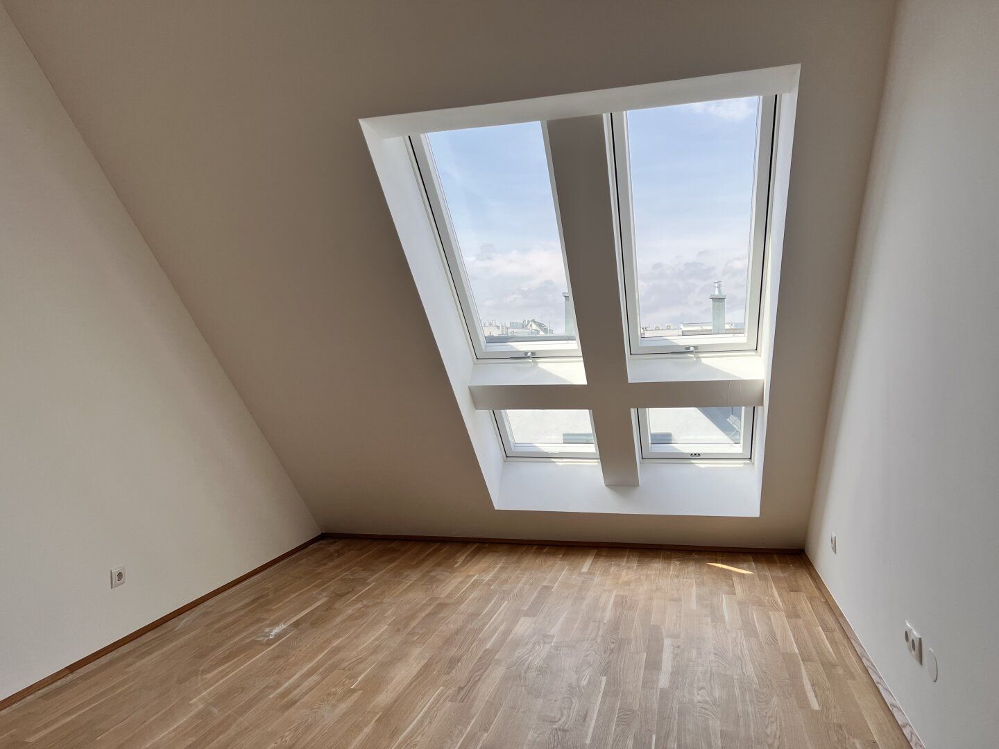 Erstbezug! Schöne Dachgeschosswohnung mit Terrasse – pohled 6