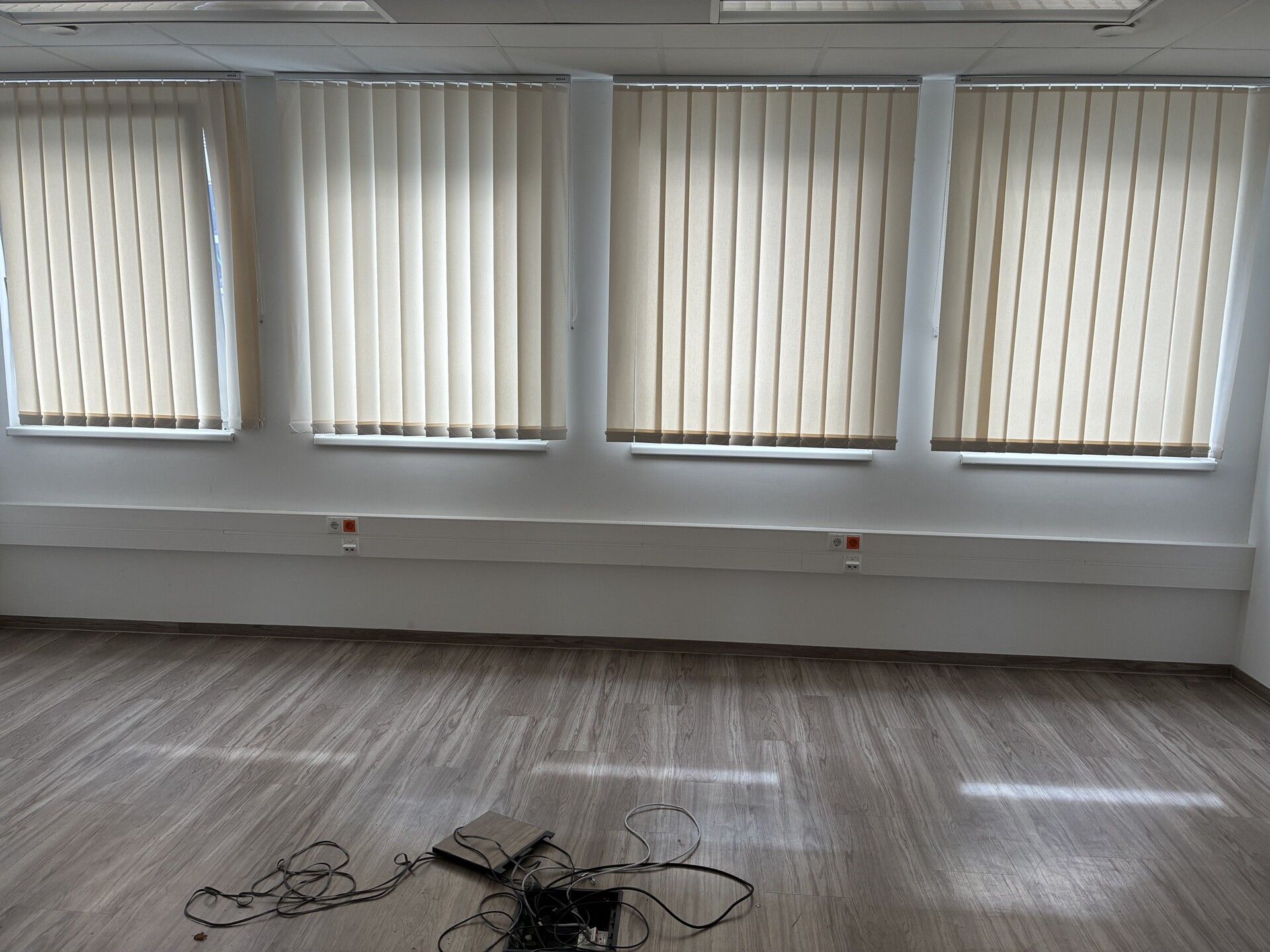 Modernes Bürogebäude mit Lagerfläche in zentraler Lage - Ansicht 2