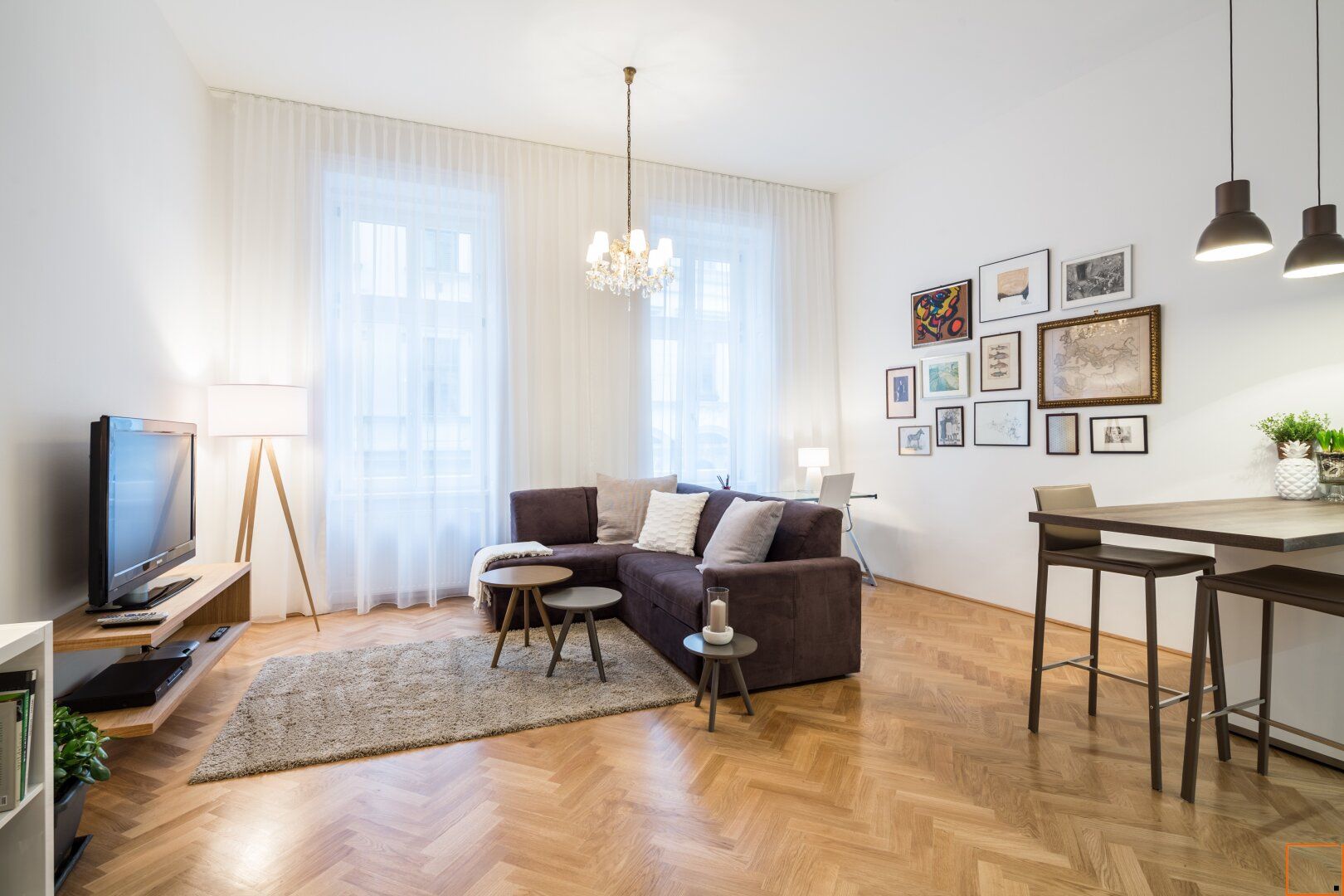 SERVICED APARTMENT: 55 m² fully-furnished 1-bedroom apartment, rental period 12 - 36 months