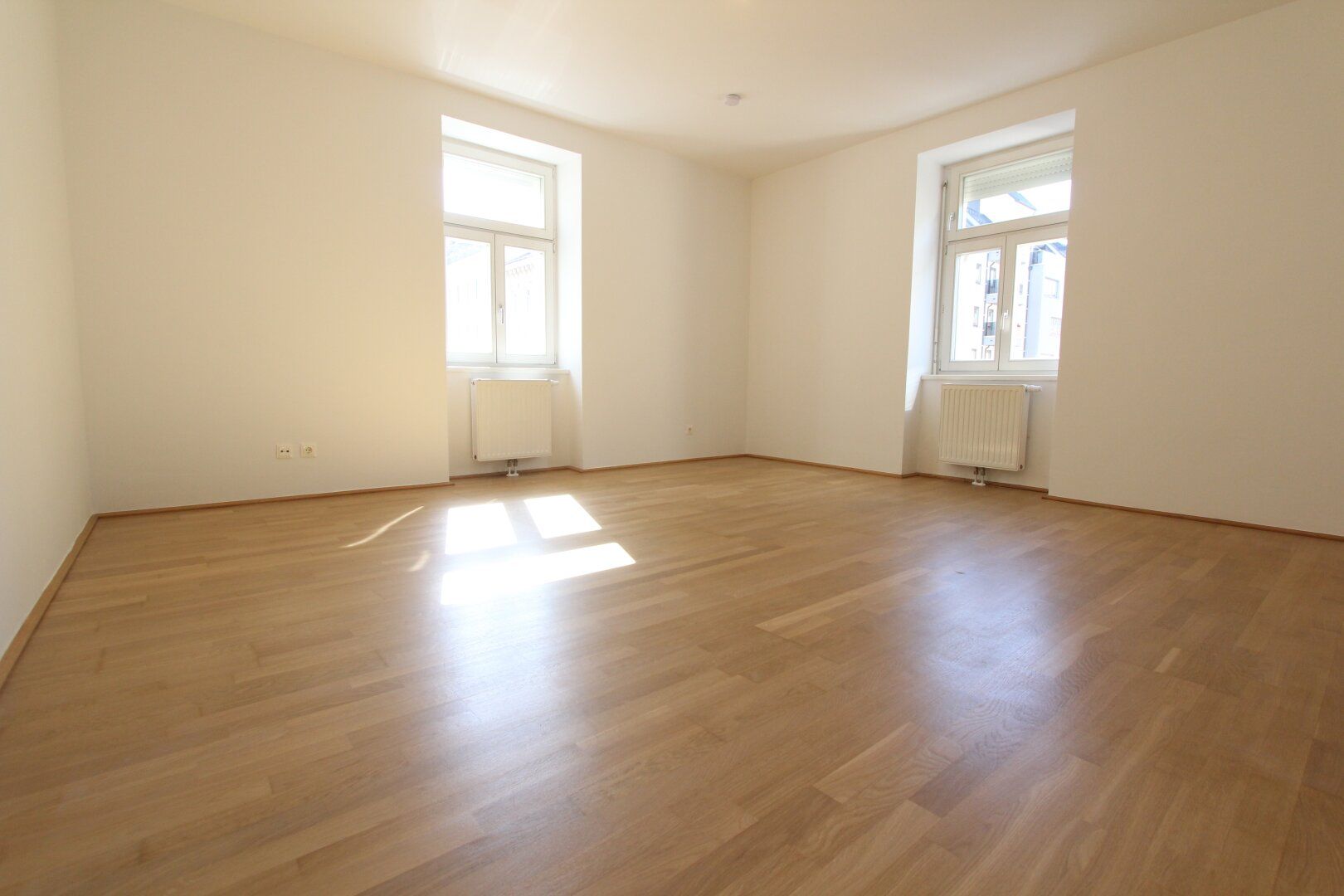 HELLE 2-ZIMMER-WOHNUNG-BEIM GELLERTPLATZ IM 10.BEZIRK!