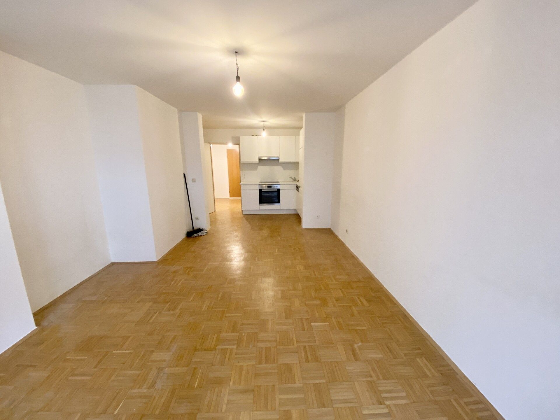 Zentrale, ruhig gelegene 1-Zimmer-Mietwohnung mit Terrasse - 8010 Graz