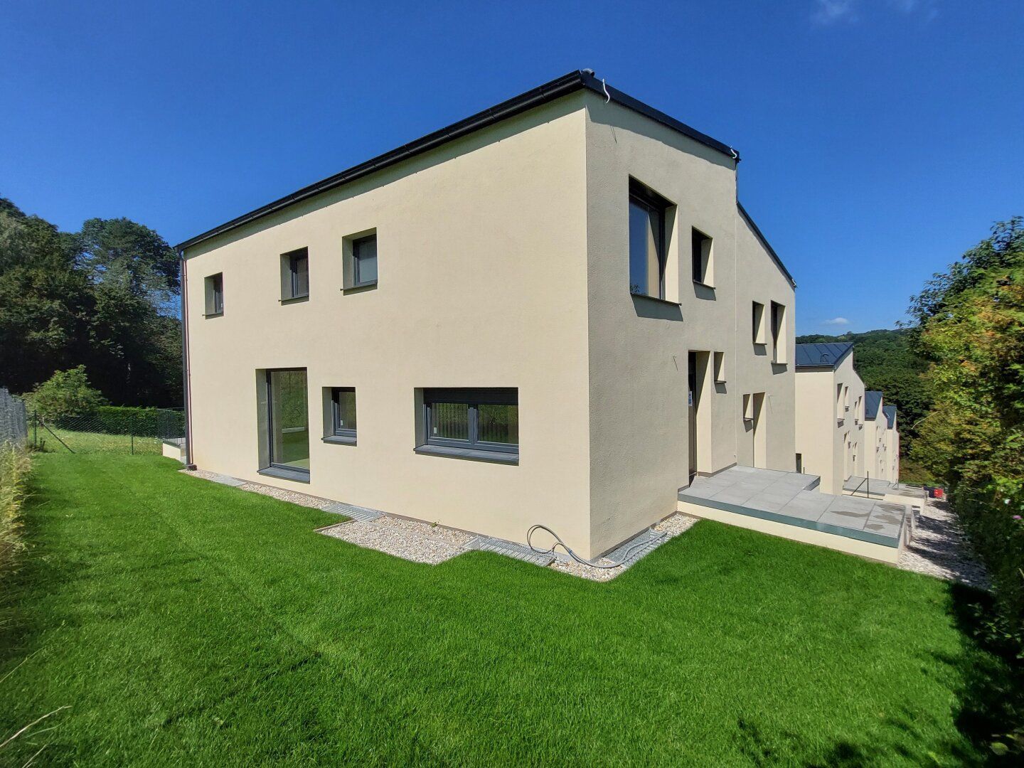 4 Doppelhäuser mit Garagenplätzen in sonniger Aussichtslage!