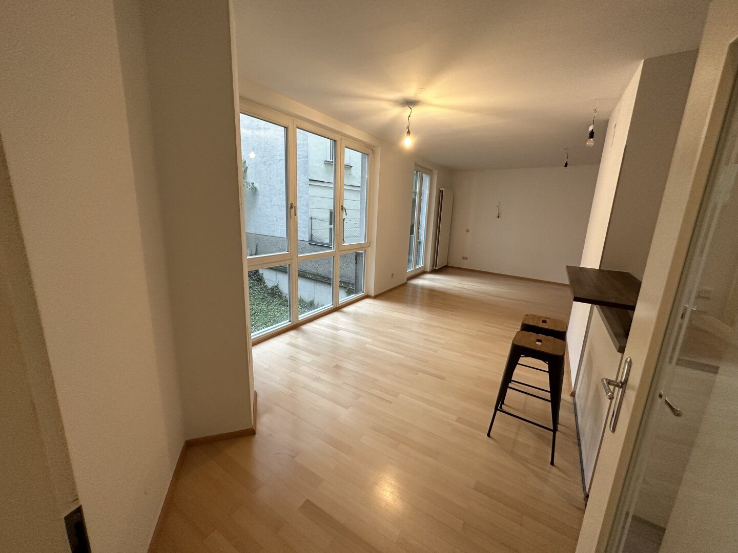 KARLSPLATZ IS CALLING: ruhige 2 Zimmer-Wohnung mit Gemeinschaftsdachterrasse! – pohled 2