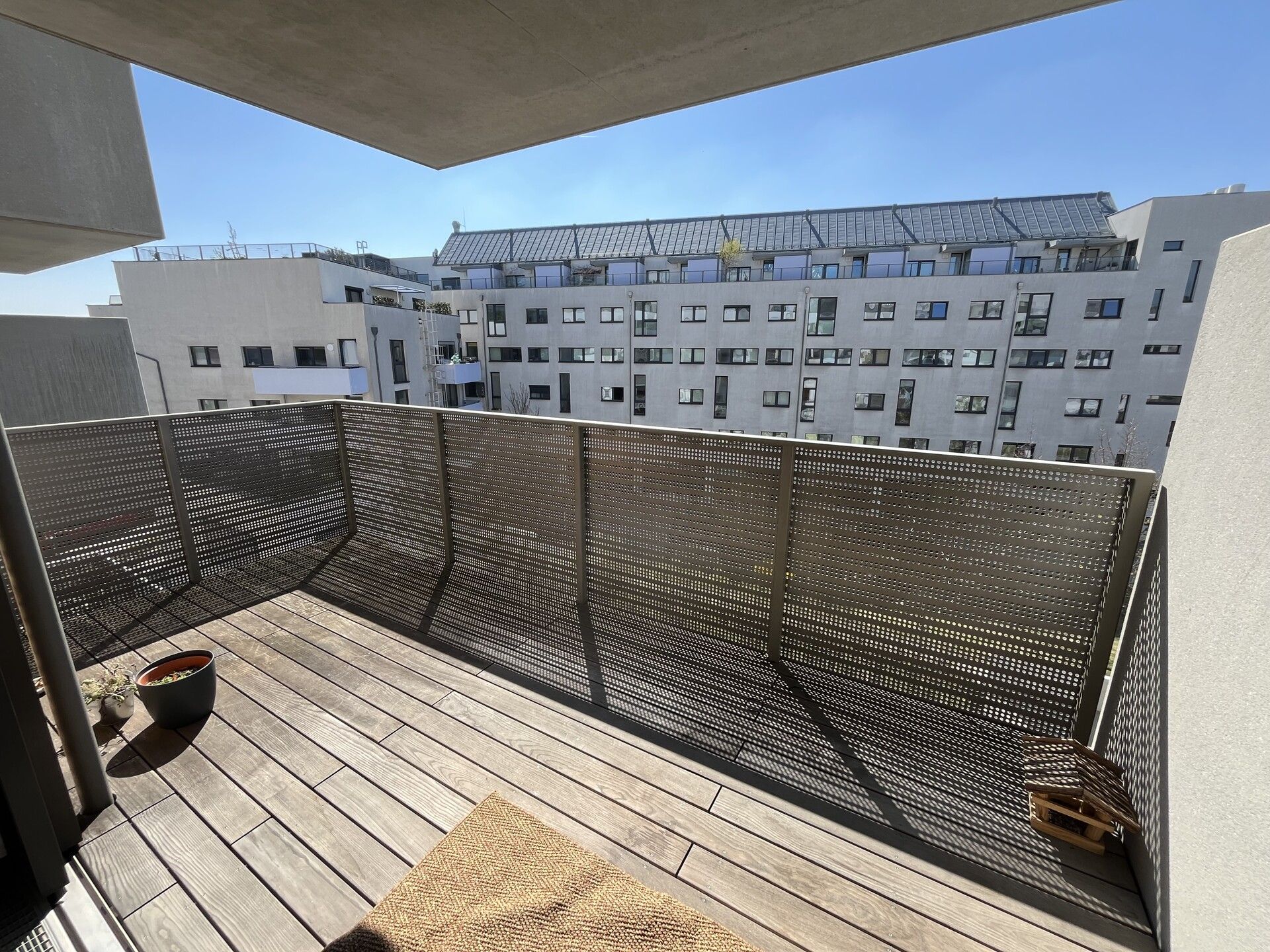 5 IN 22 - Zwei Zimmer-Wohnung mit Balkon direkt an der U2 Station - Miete 1220 Wien