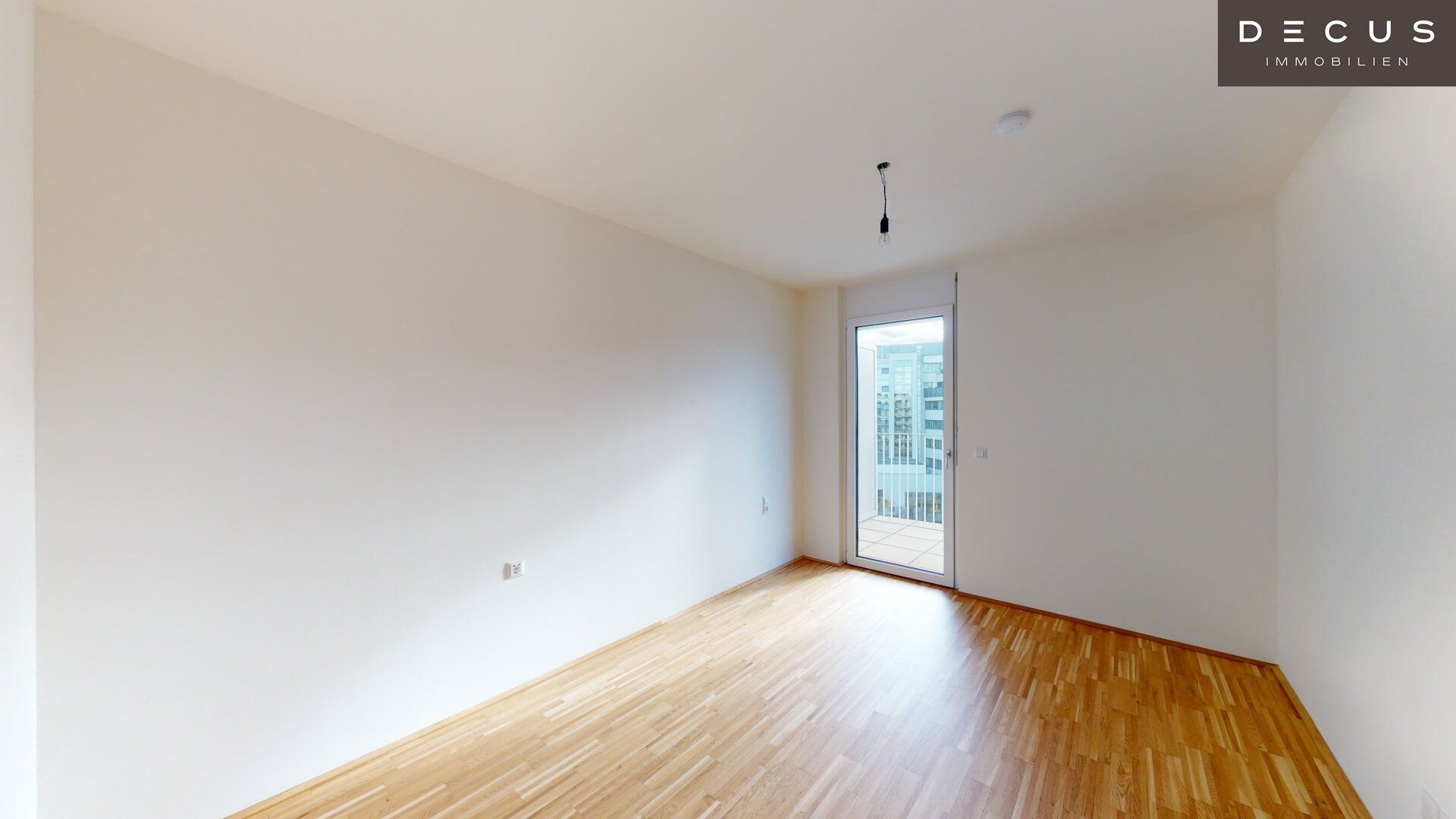 | AB AUGUST | NAHE U3-STATION ENKPLATZ | RICHTUNG SÜDEN | GROSSER BALKON | DREI ZIMMER | 3. STOCK