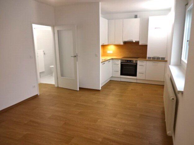 Zweitbezug nach Sanierung! Ruhige 1 Zimmerwohnung, 3 Min. zur U3, unbefristet